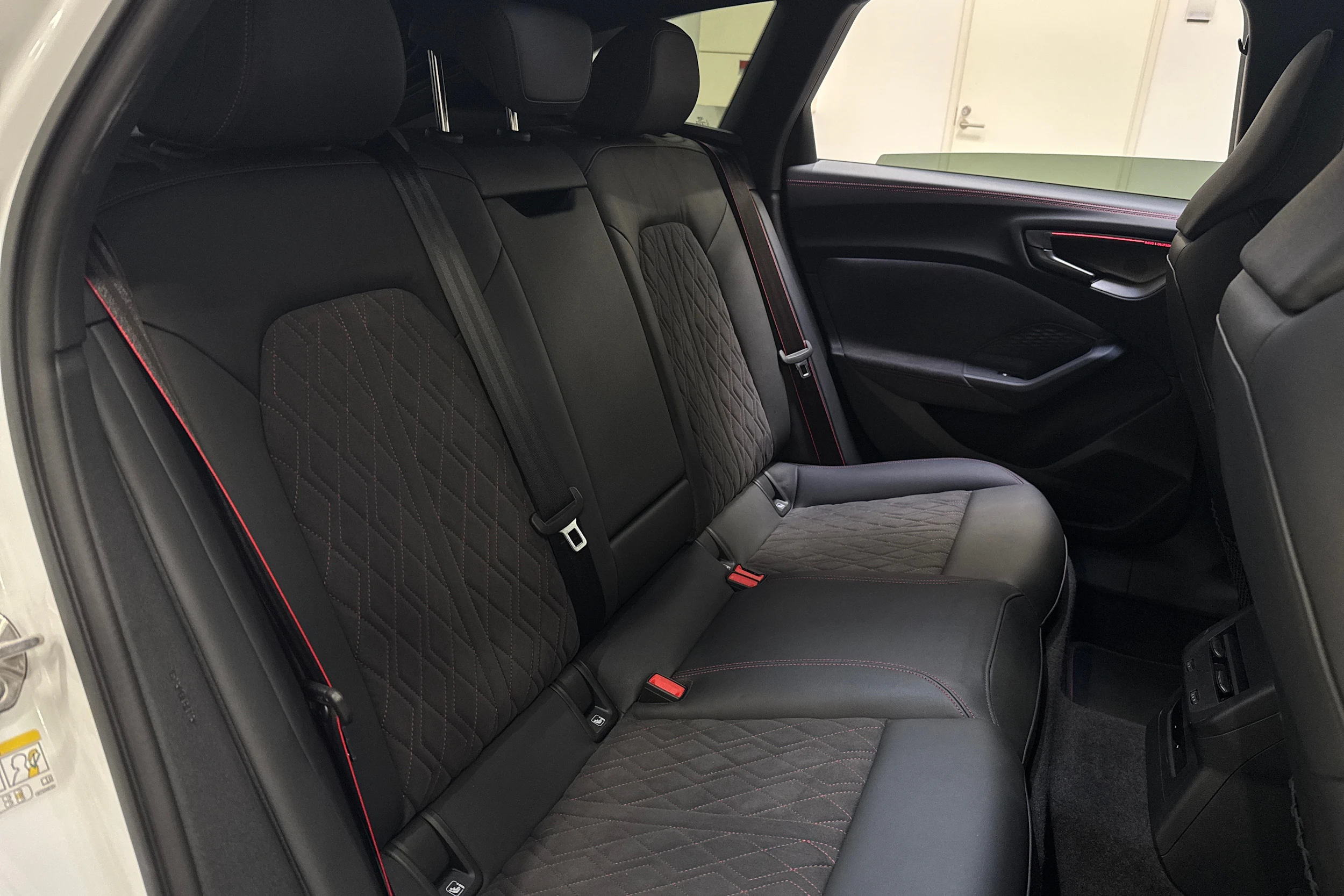 valkoinen Audi A5 2025 kuva 14.