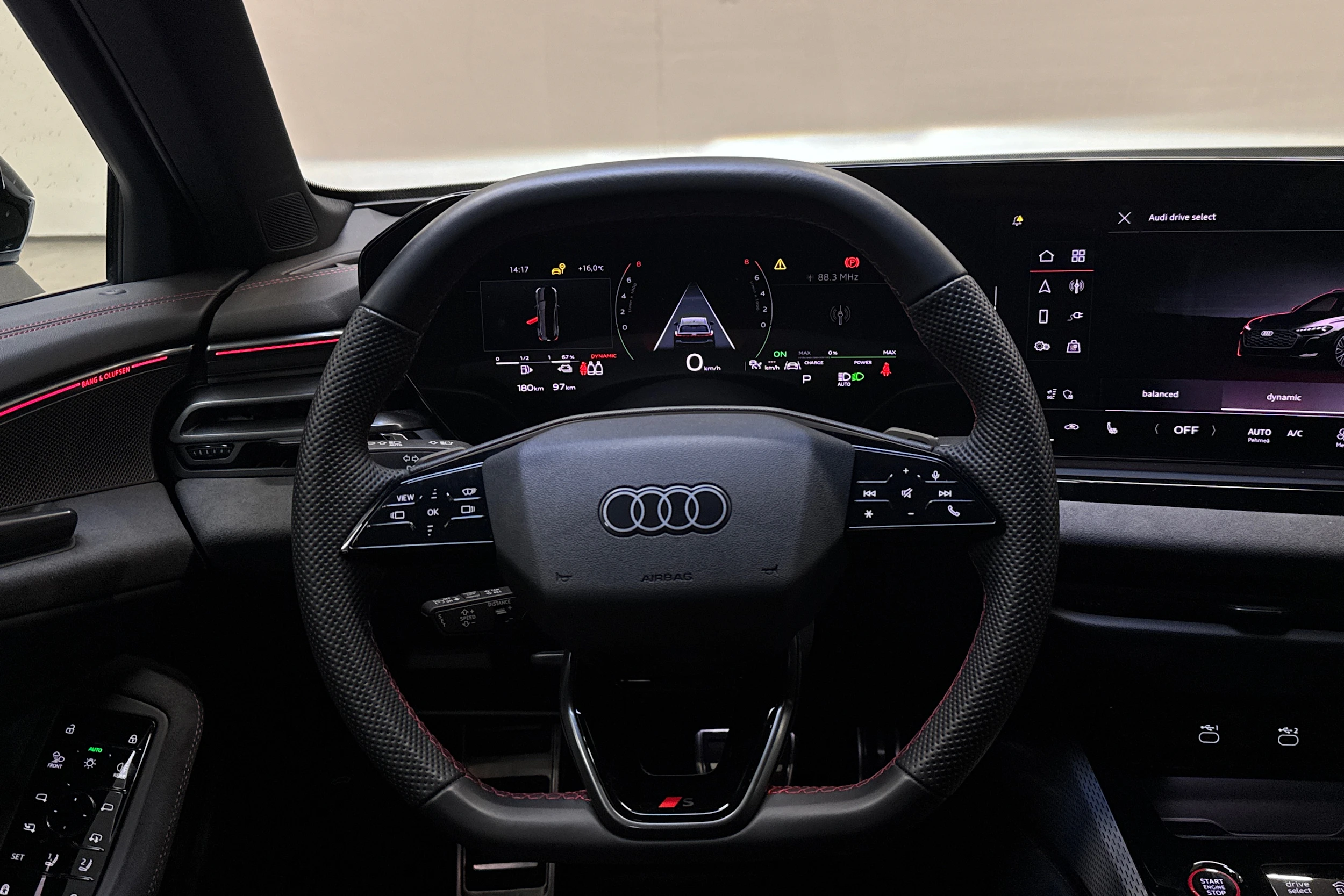 valkoinen Audi A5 2025 kuva 17.