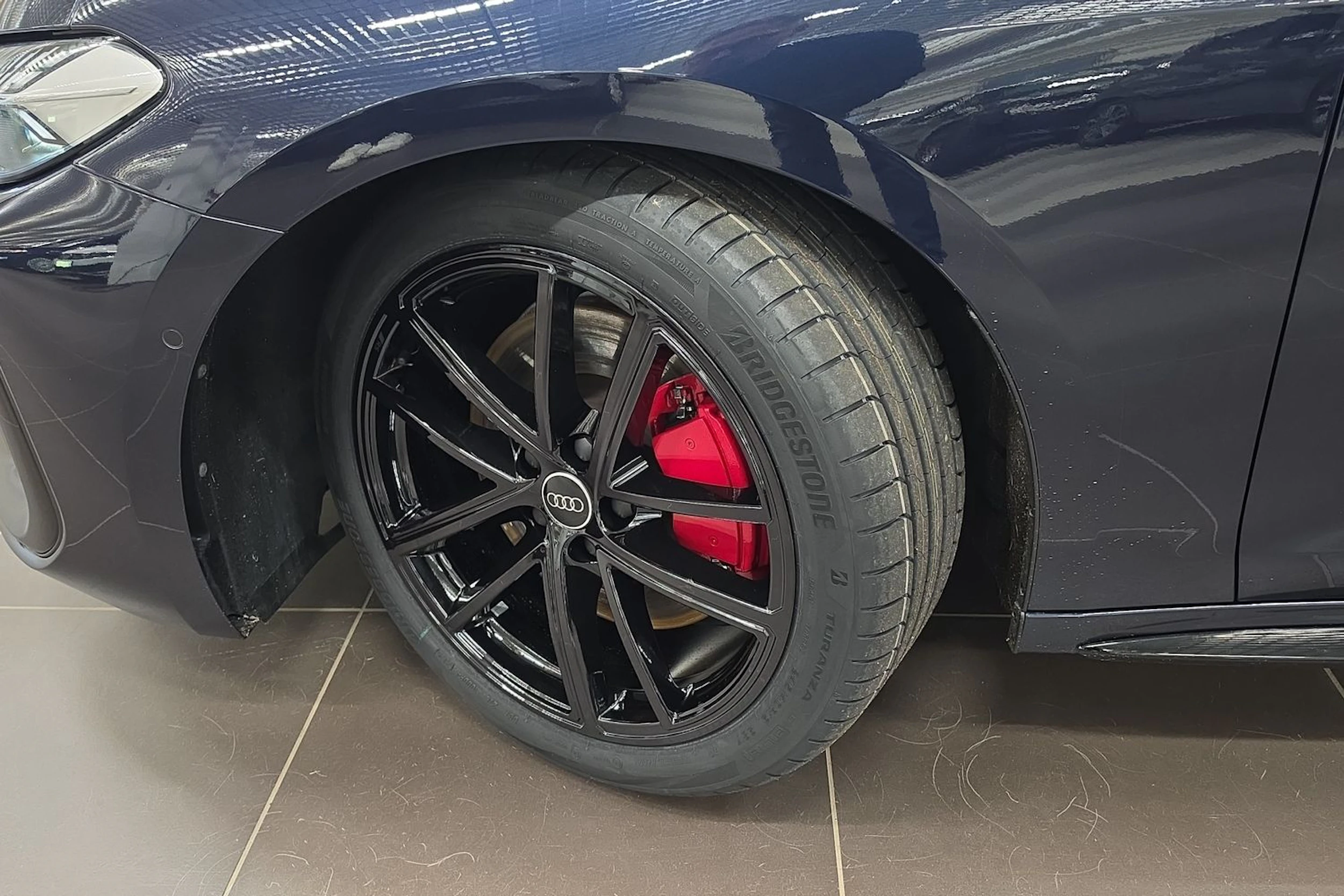 sininen Audi A5 2025 kuva 10.