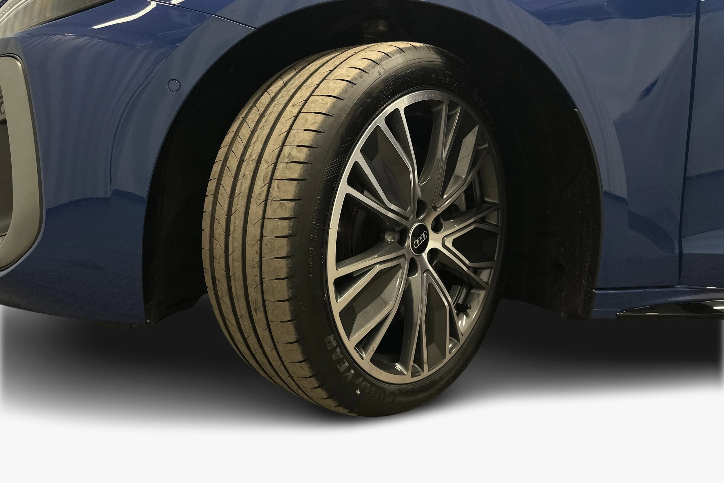sininen Audi A5 2025 kuva 9.