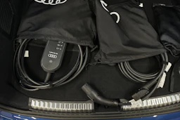 sininen Audi A5 2025 kuva 38.