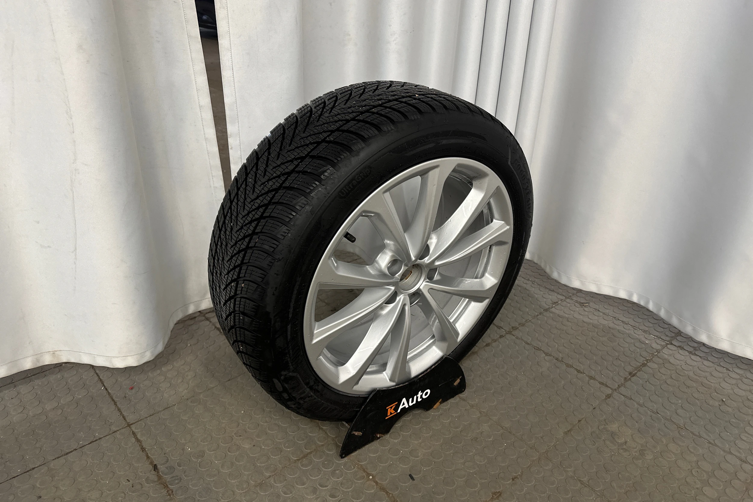 sininen Audi A5 2025 kuva 10.