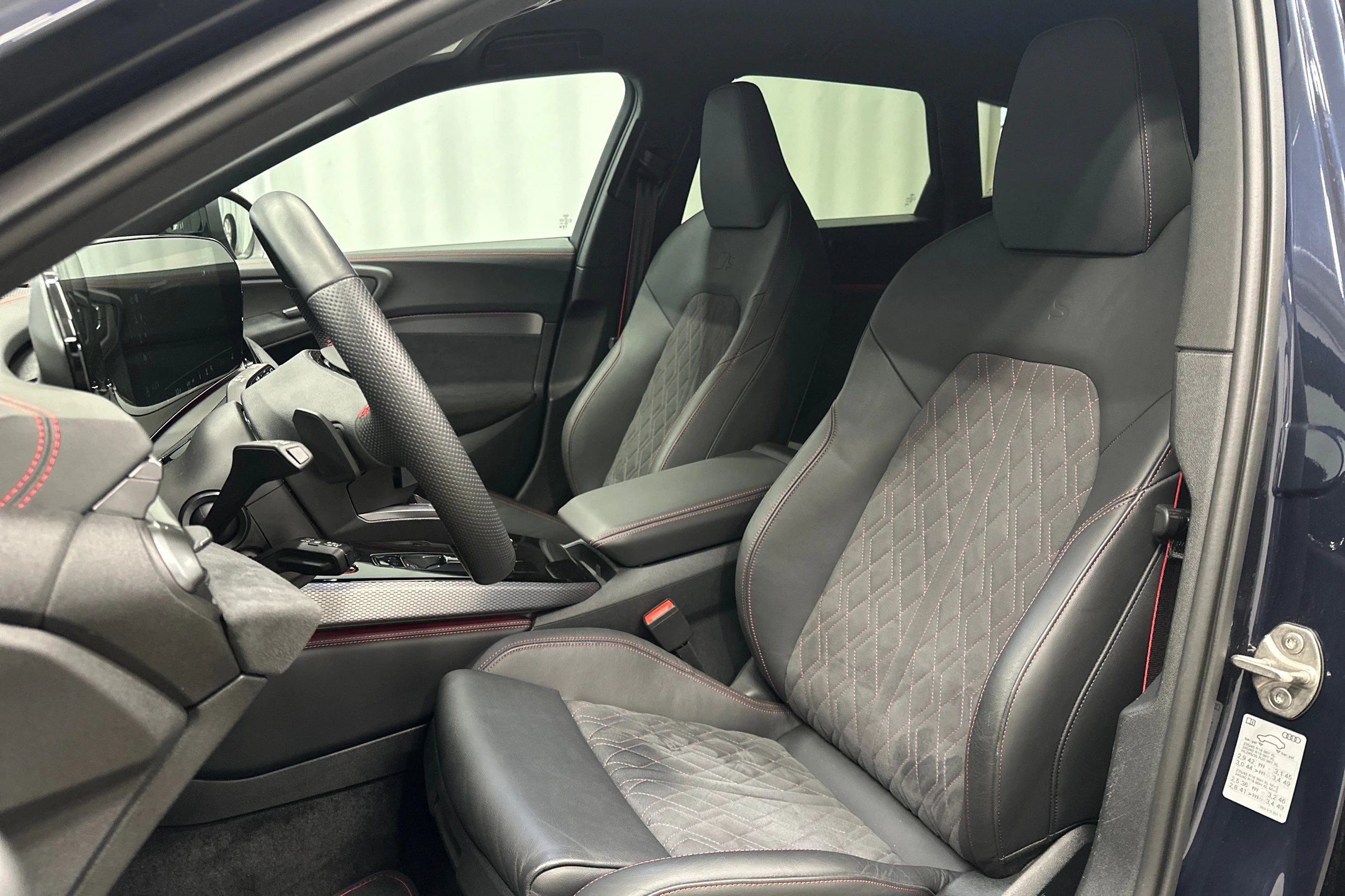sininen Audi A5 2025 kuva 25.
