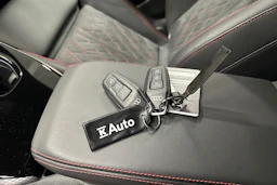 sininen Audi A5 2025 kuva 30.