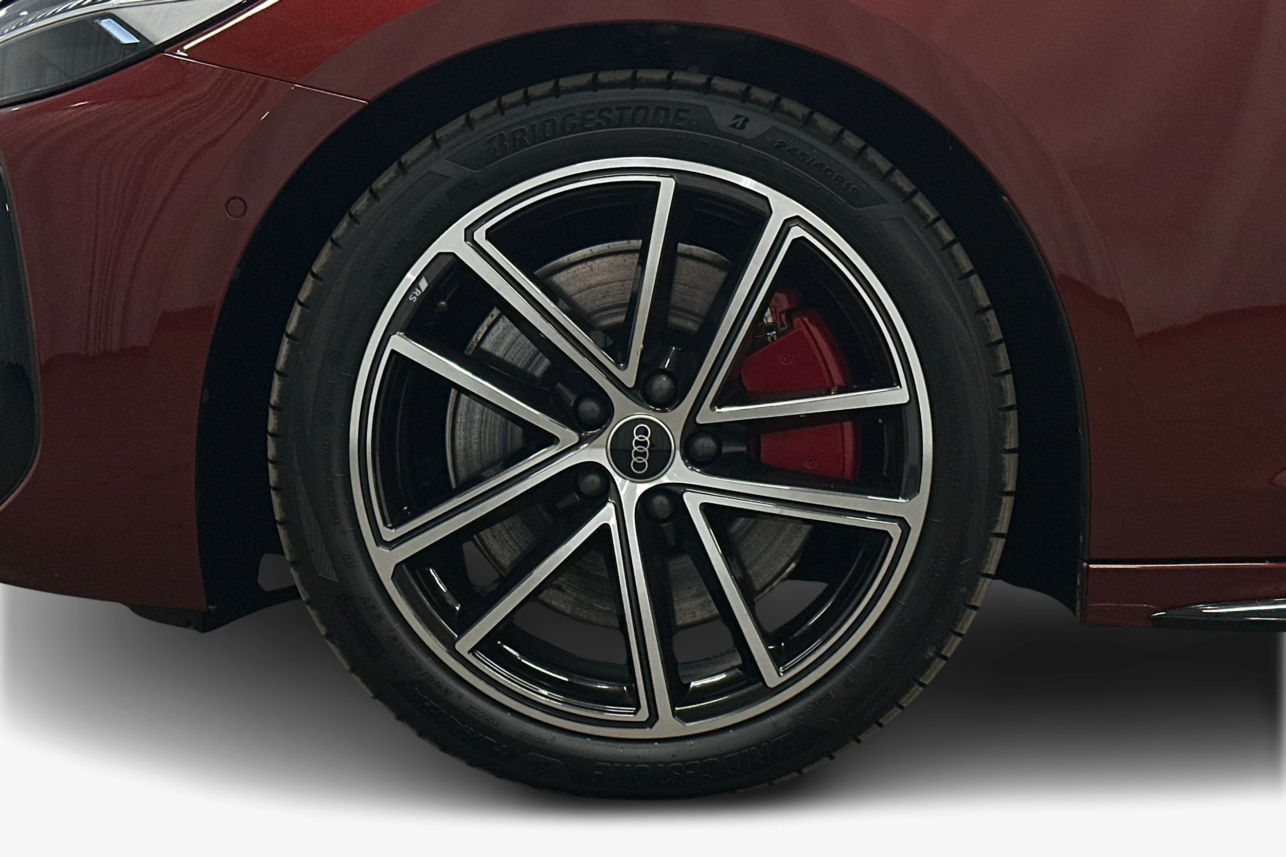 punainen Audi A5 2025 kuva 9.