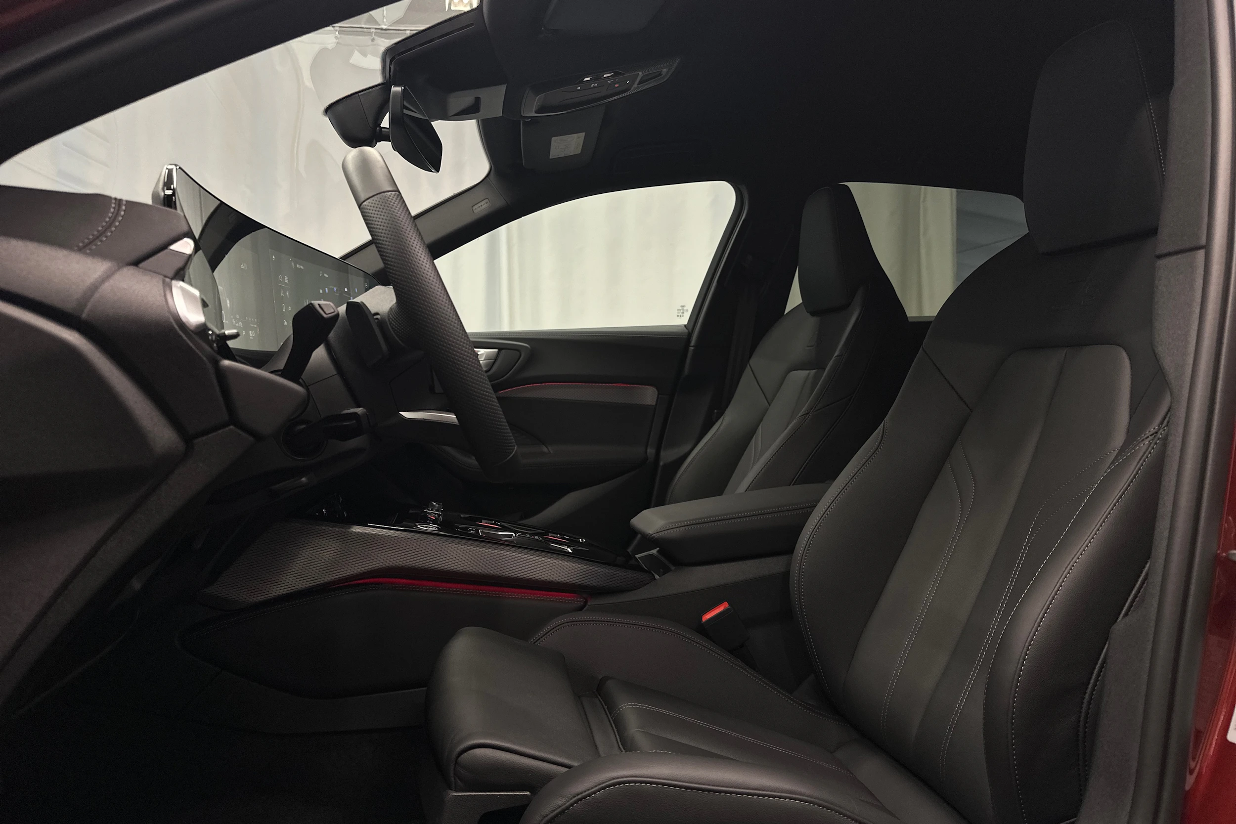punainen Audi A5 2025 kuva 15.