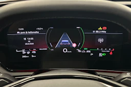 punainen Audi A5 2025 kuva 22.