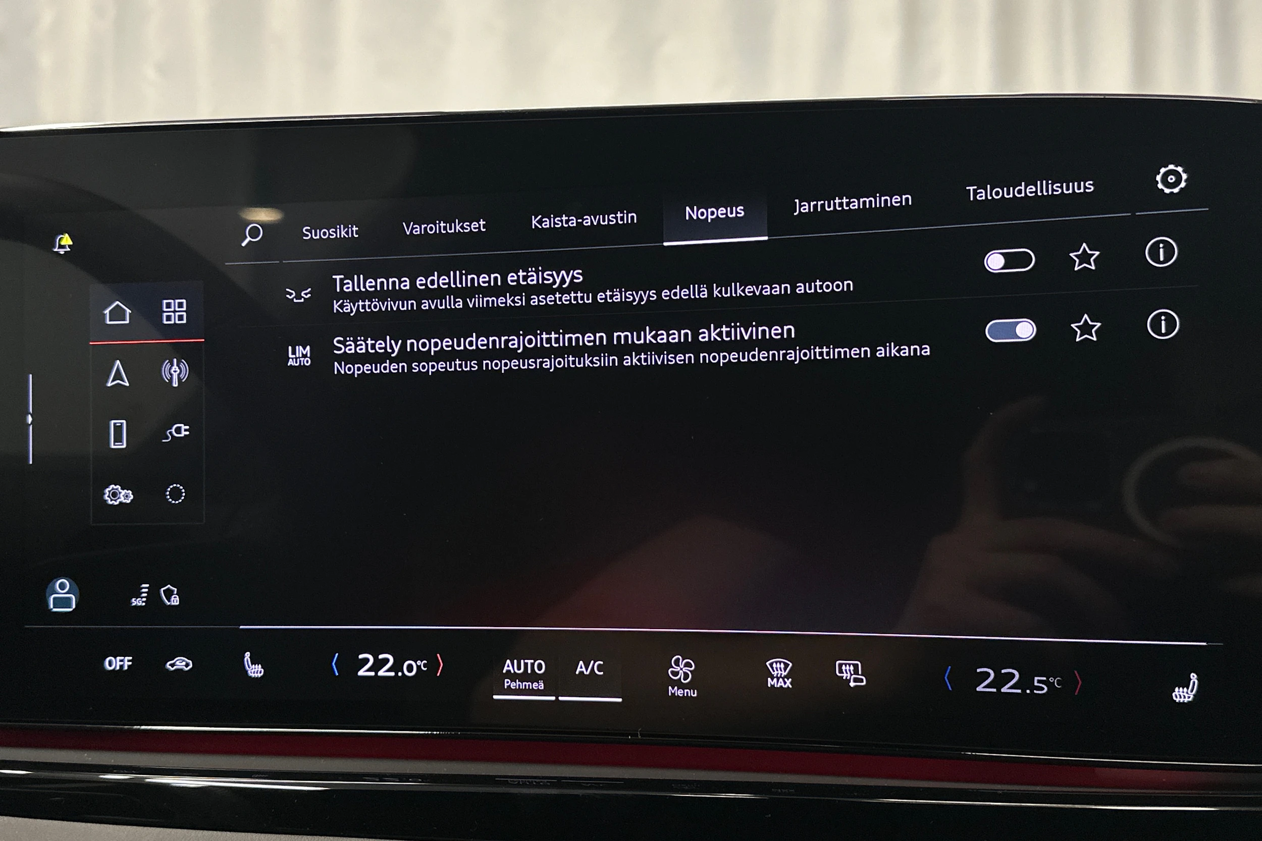 punainen Audi A5 2025 kuva 29.