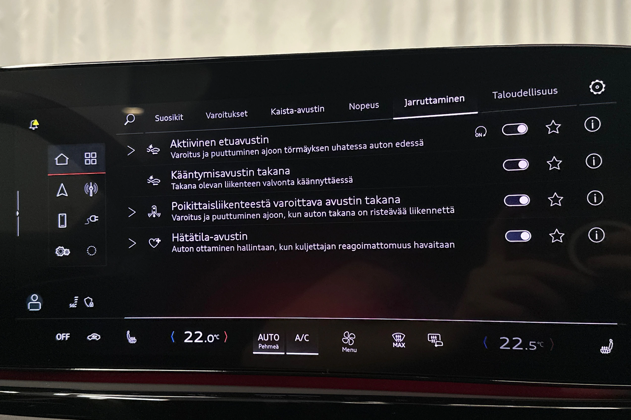 punainen Audi A5 2025 kuva 30.