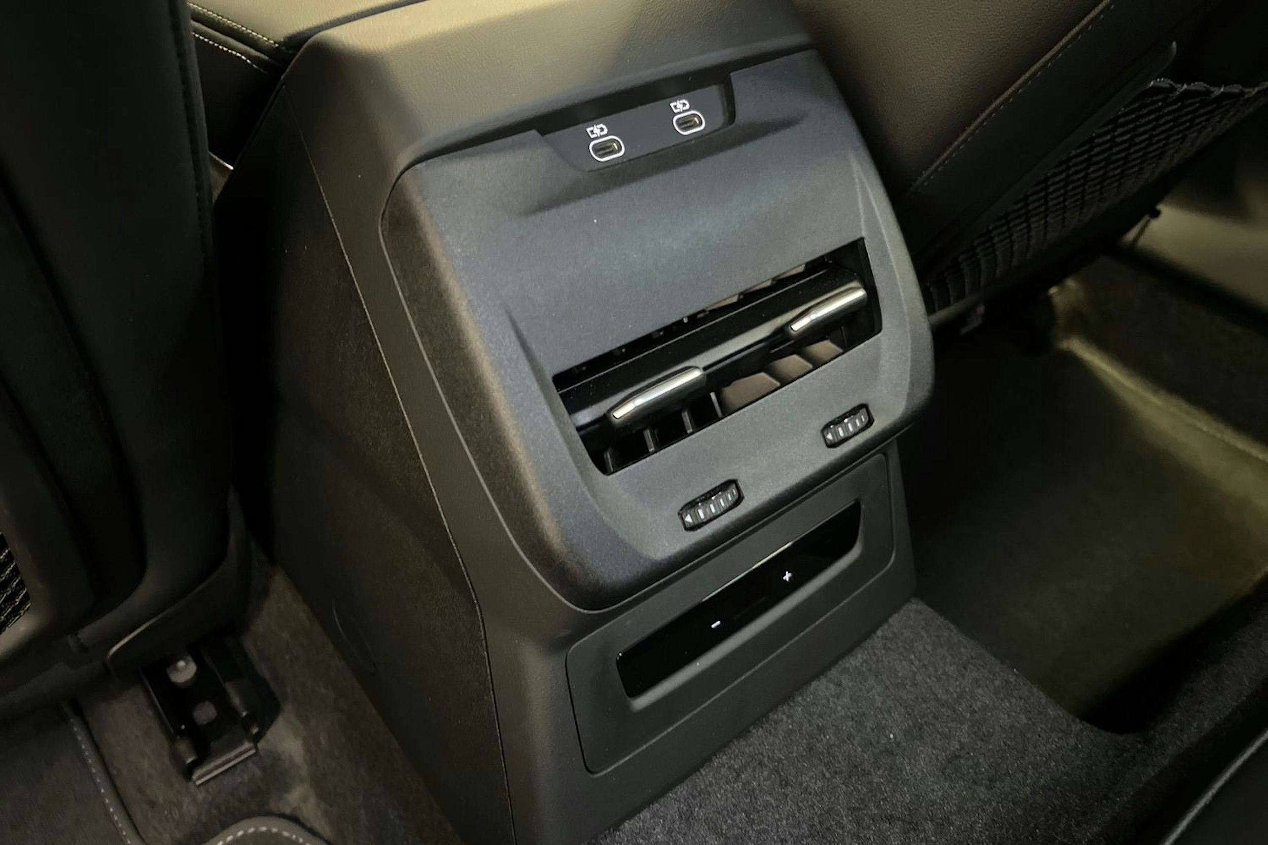grenadine punainen Audi A5 2025 kuva 15.