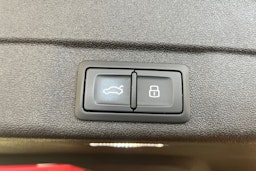 grenadine punainen Audi A5 2025 kuva 16.