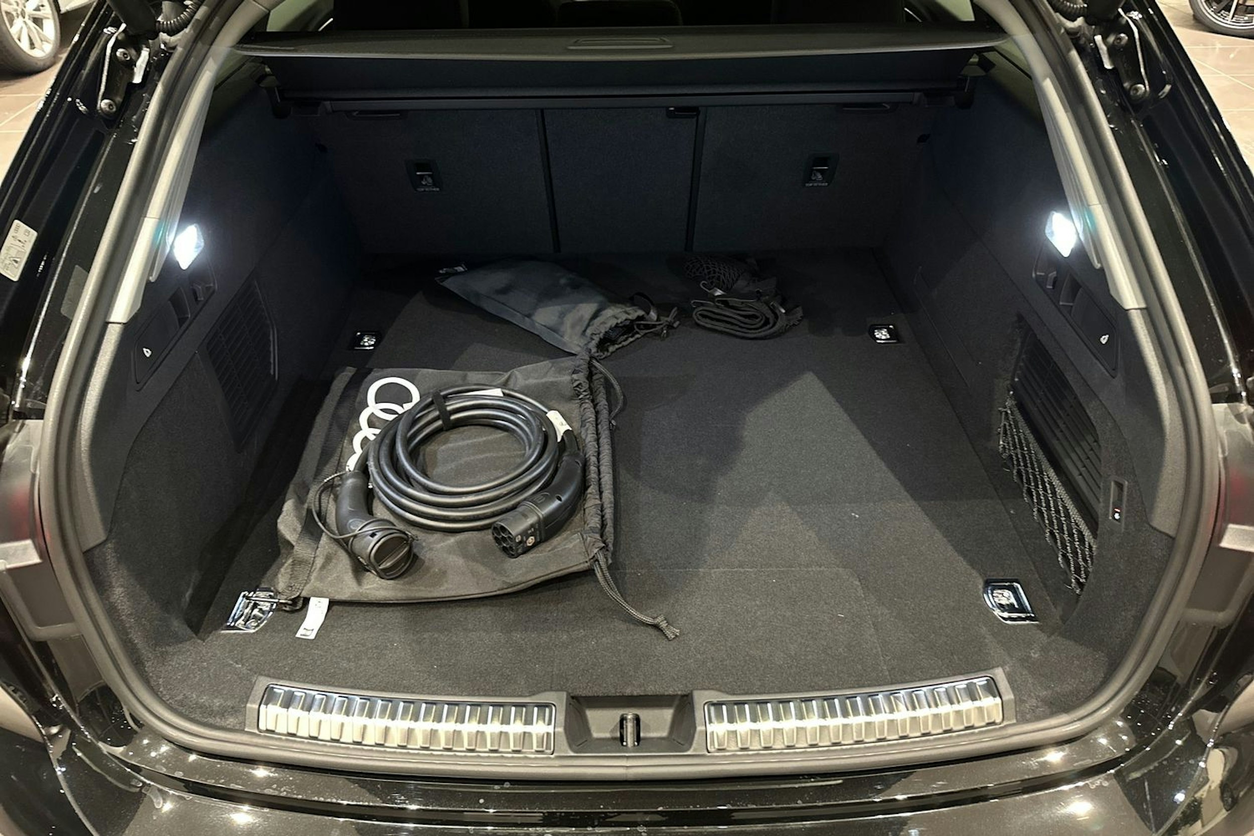 met. musta Audi A5 2026 kuva 12.