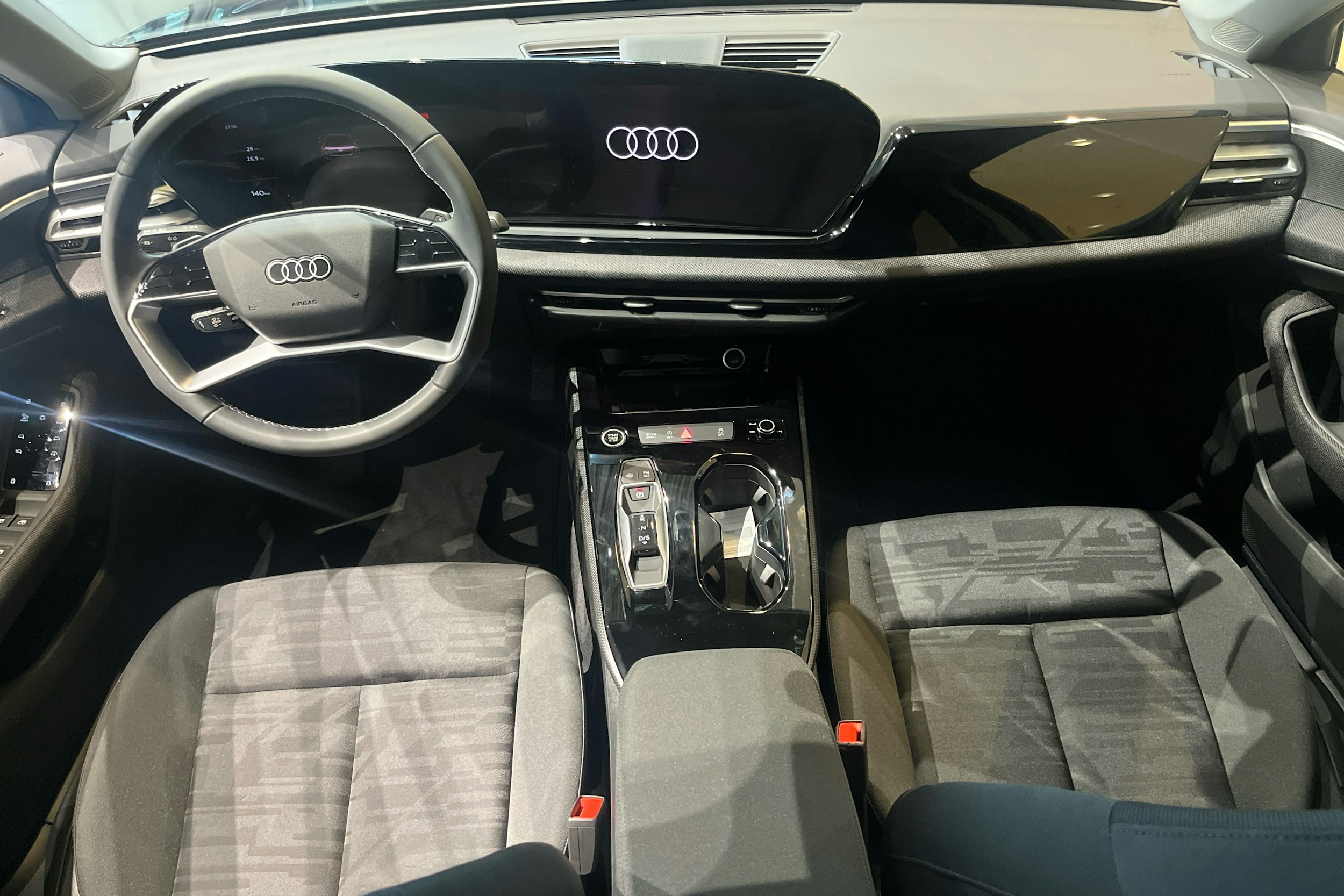 sininen Audi A5 2025 kuva 7.