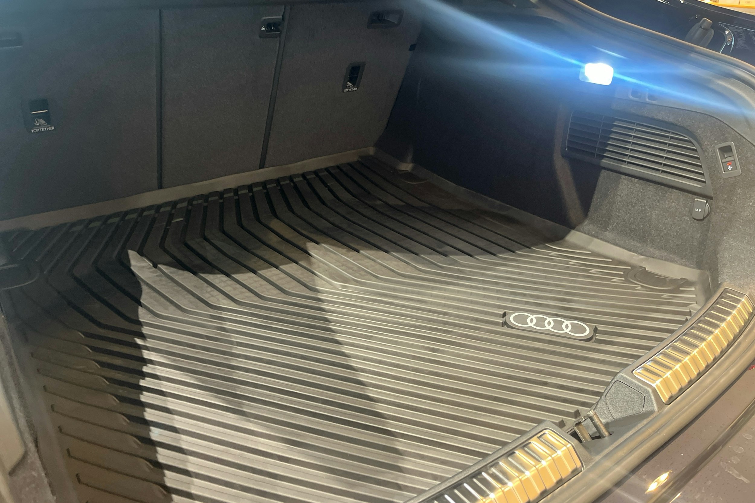 sininen Audi A5 2025 kuva 14.