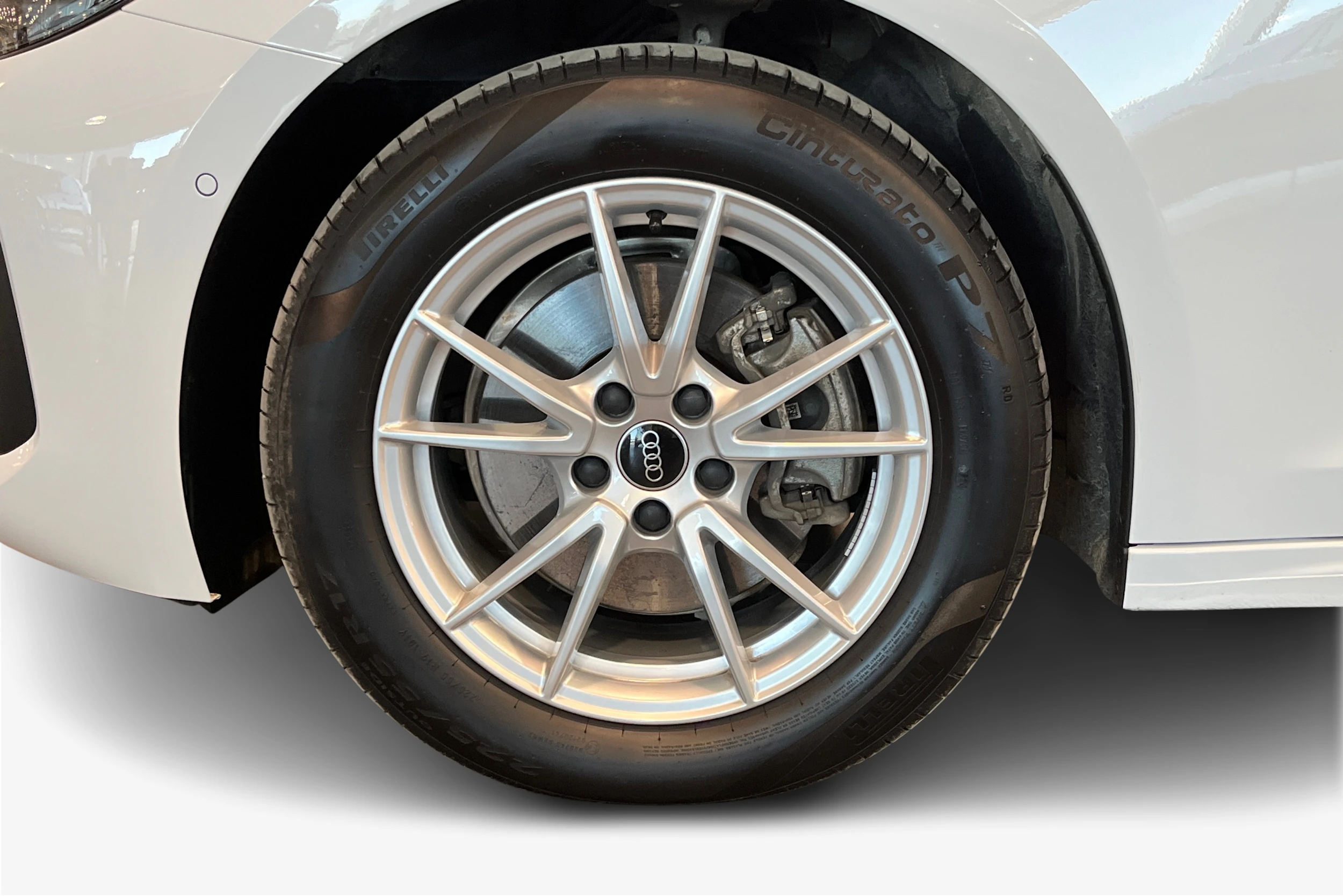 valkoinen Audi A5 2025 kuva 9.