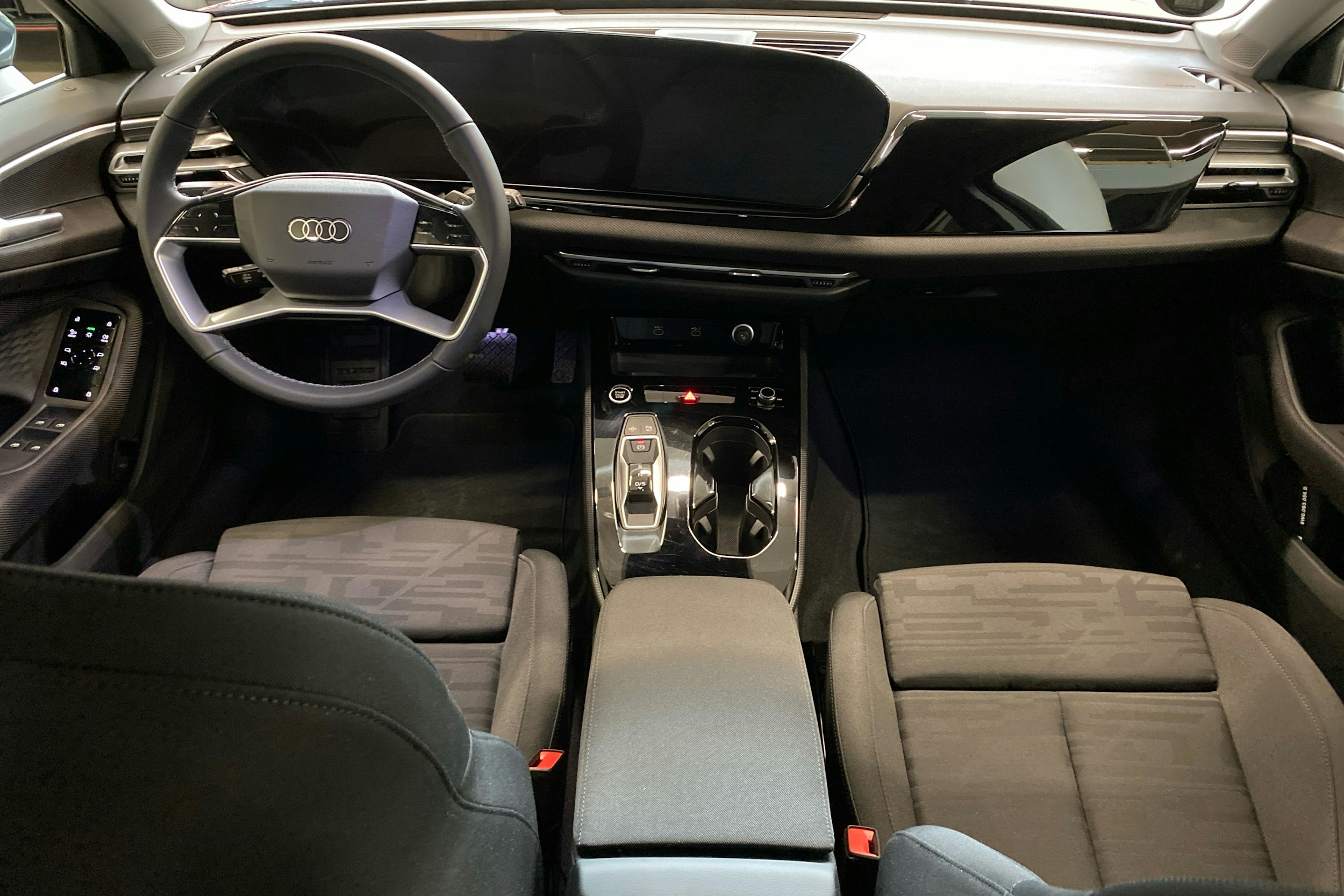 horizon sininen Audi A5 2025 kuva 7.