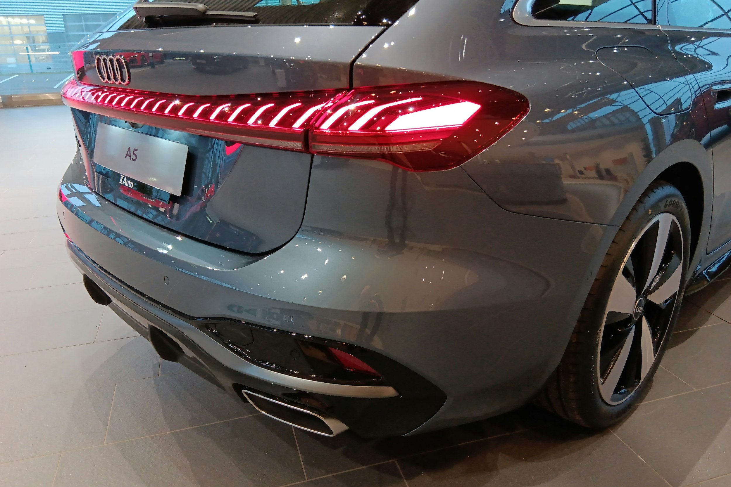 horizon sininen Audi A5 2025 kuva 16.