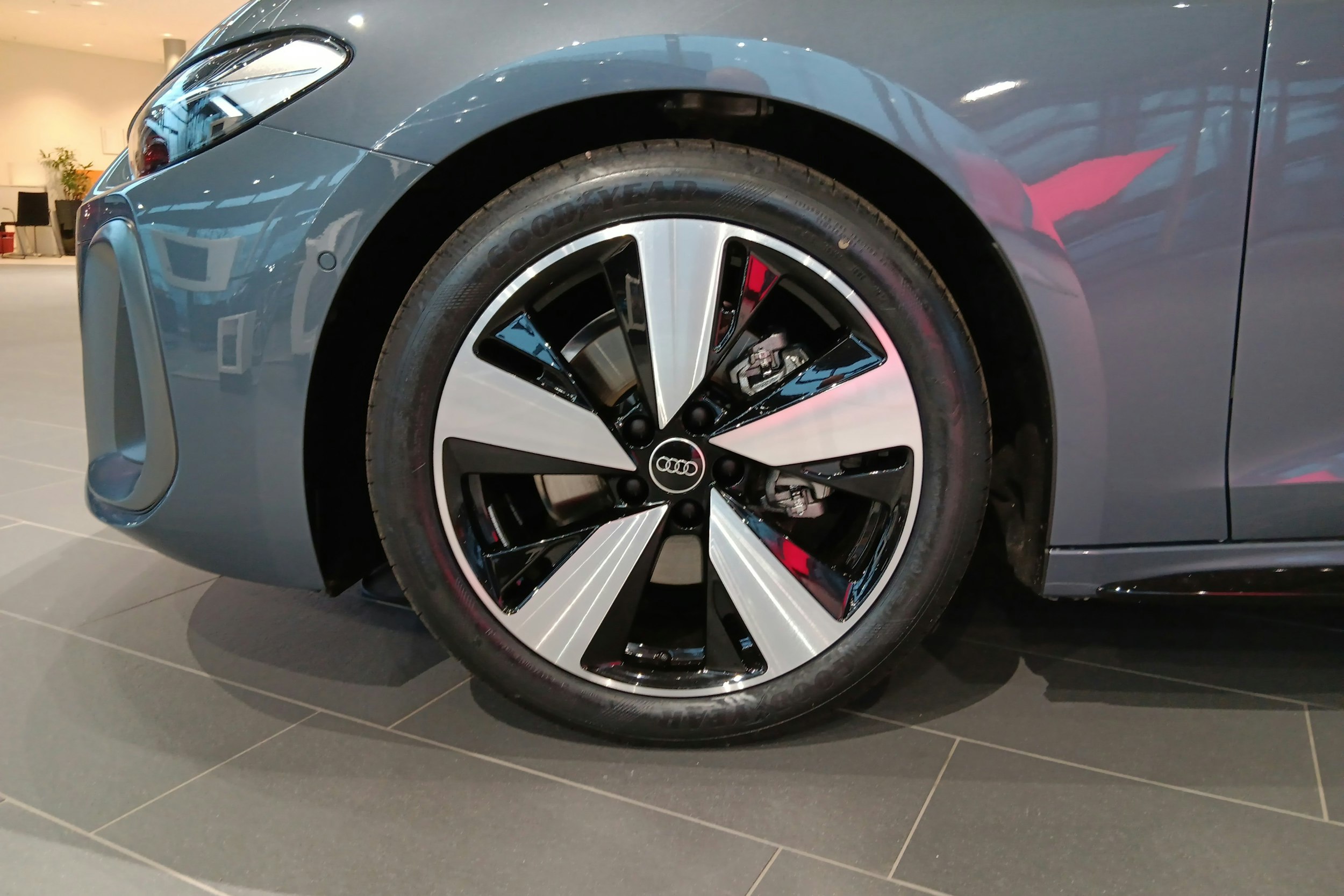 horizon sininen Audi A5 2025 kuva 17.