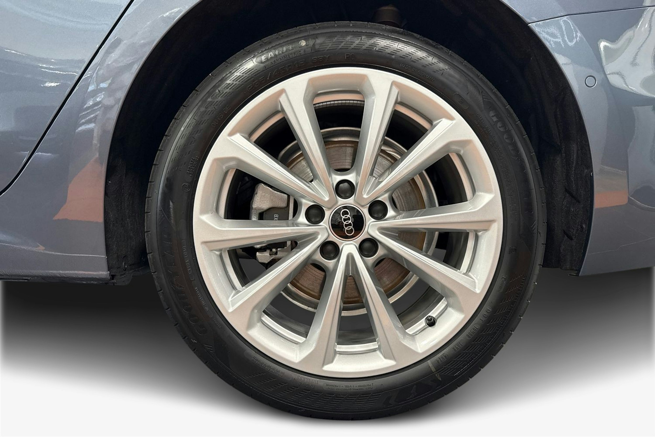 met. sininen Audi A5 2025 kuva 9.
