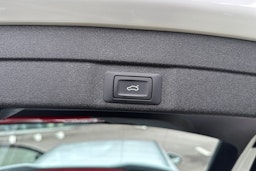 valkoinen Audi A5 2025 kuva 15.