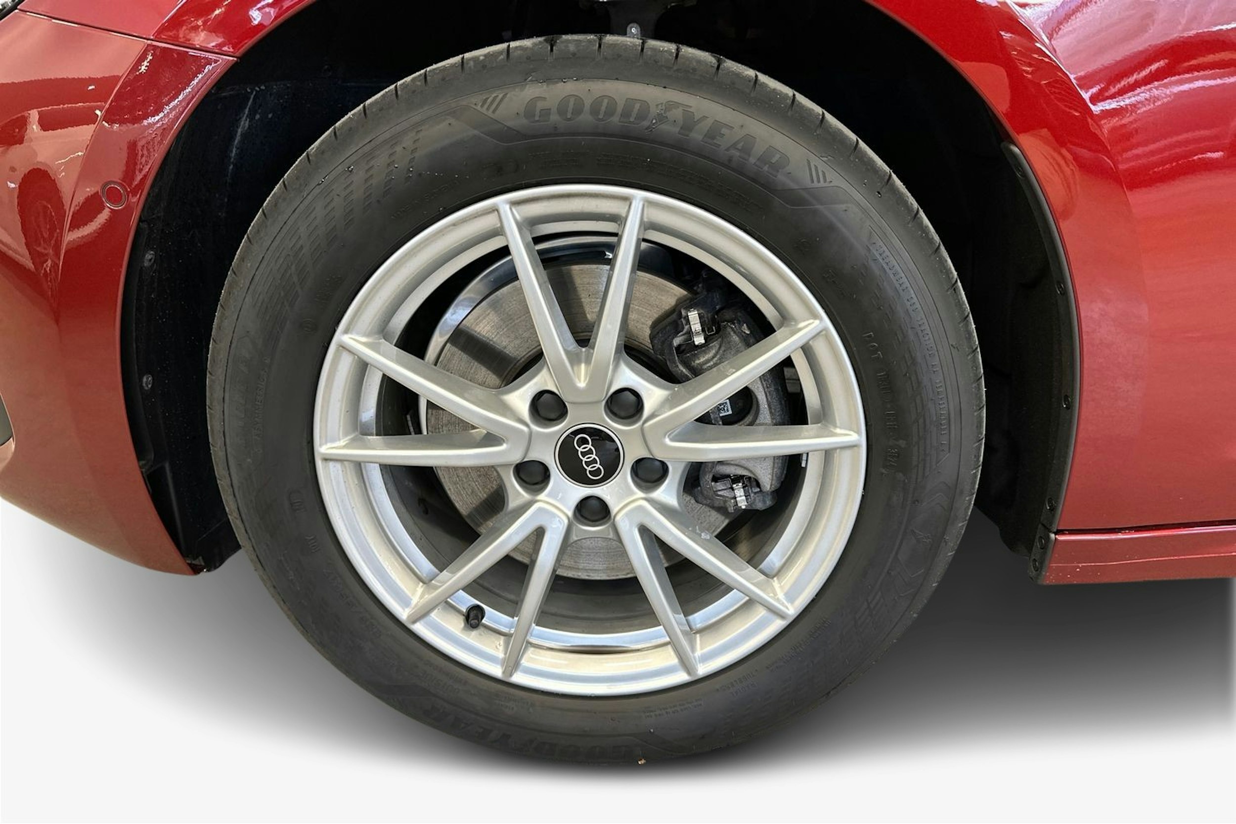Punainen Audi A5 2025 kuva 9.