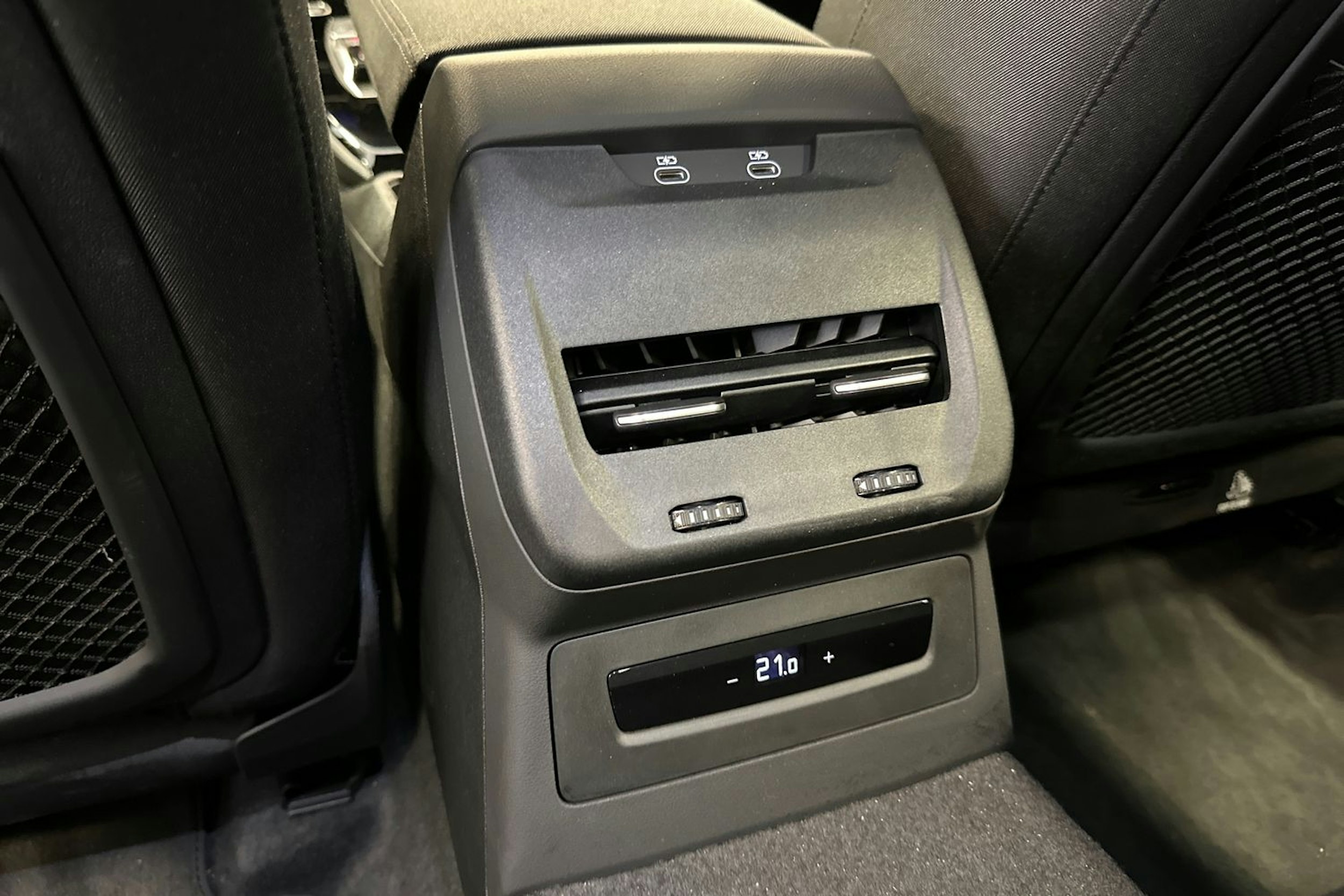 Punainen Audi A5 2025 kuva 11.