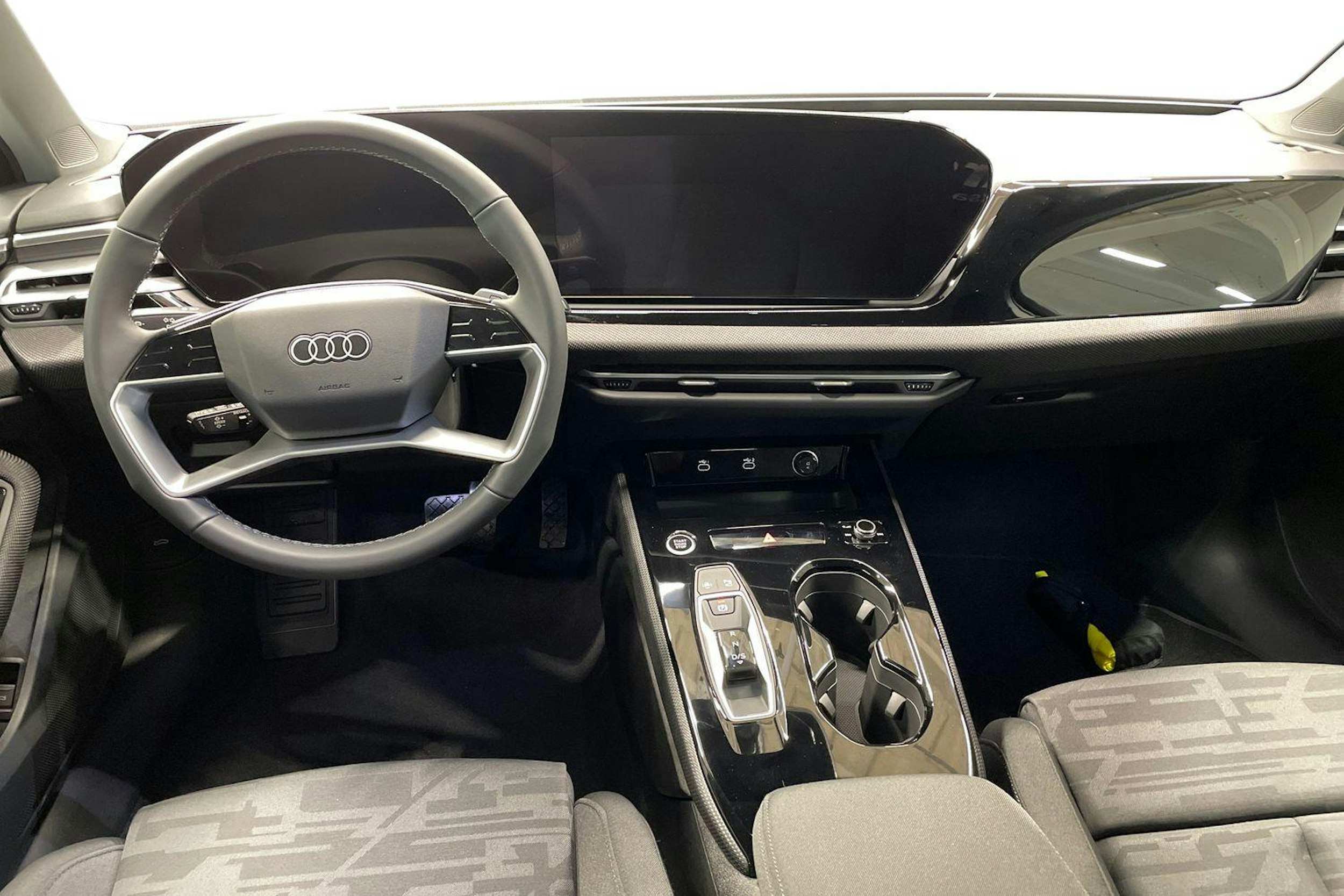 valkoinen Audi A5 2025 kuva 7.