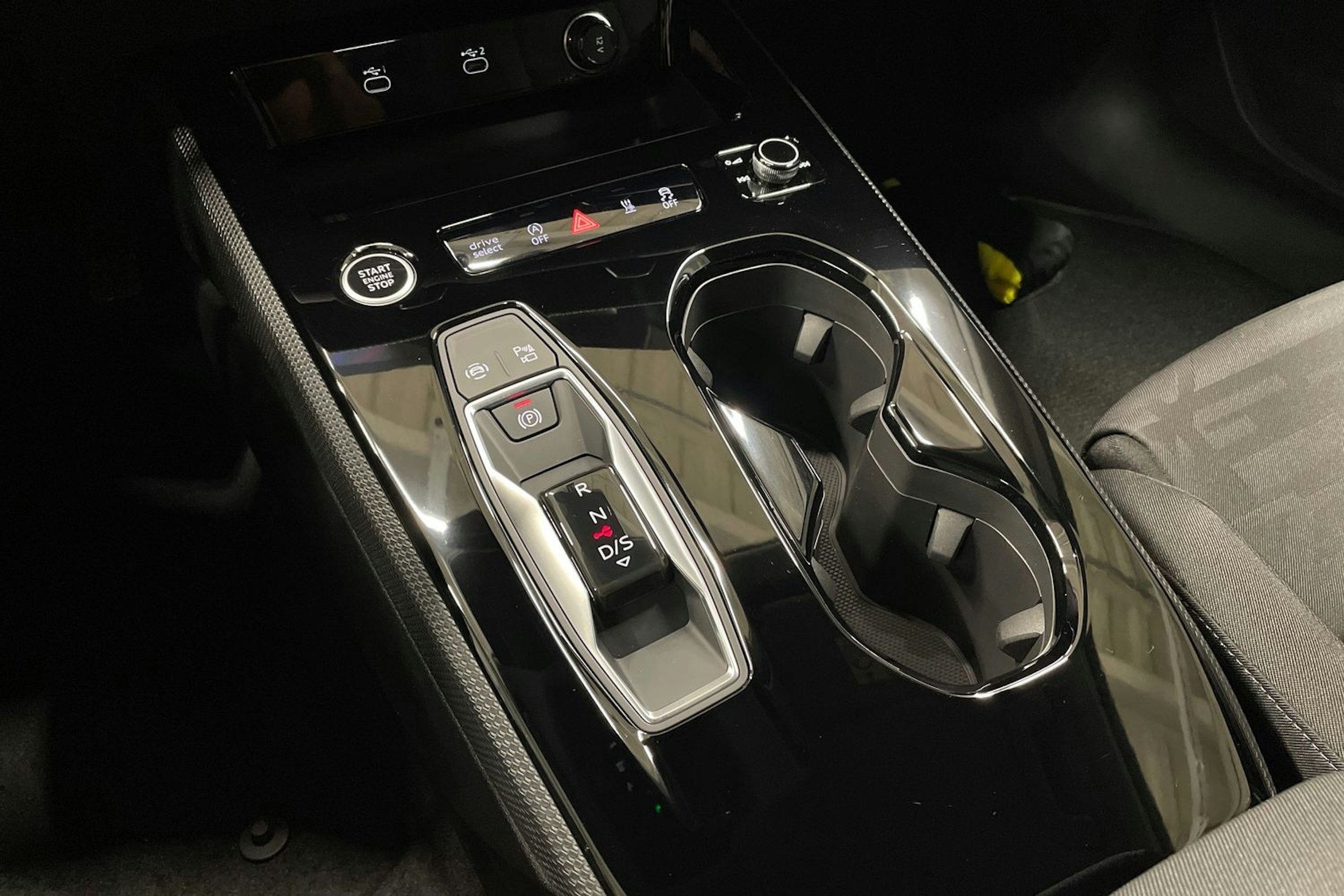 valkoinen Audi A5 2025 kuva 15.