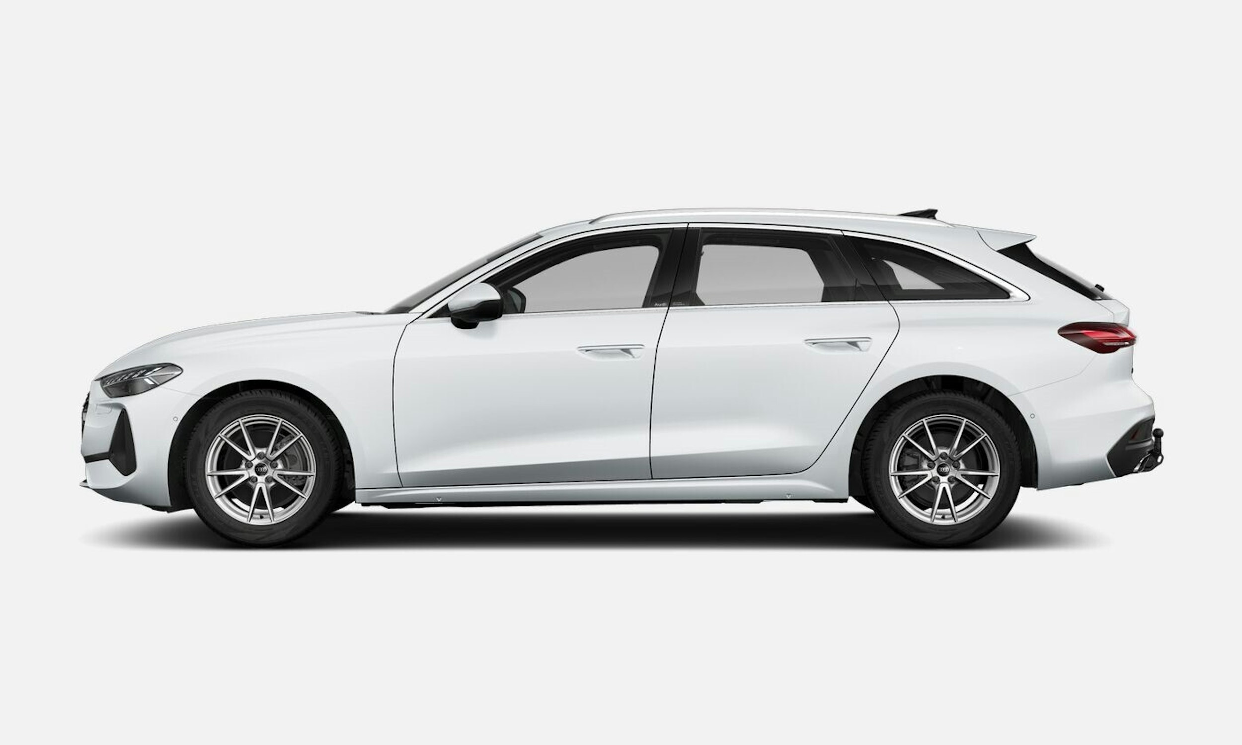 jäätikön valkoinen Audi A5 2025 kuva 7.