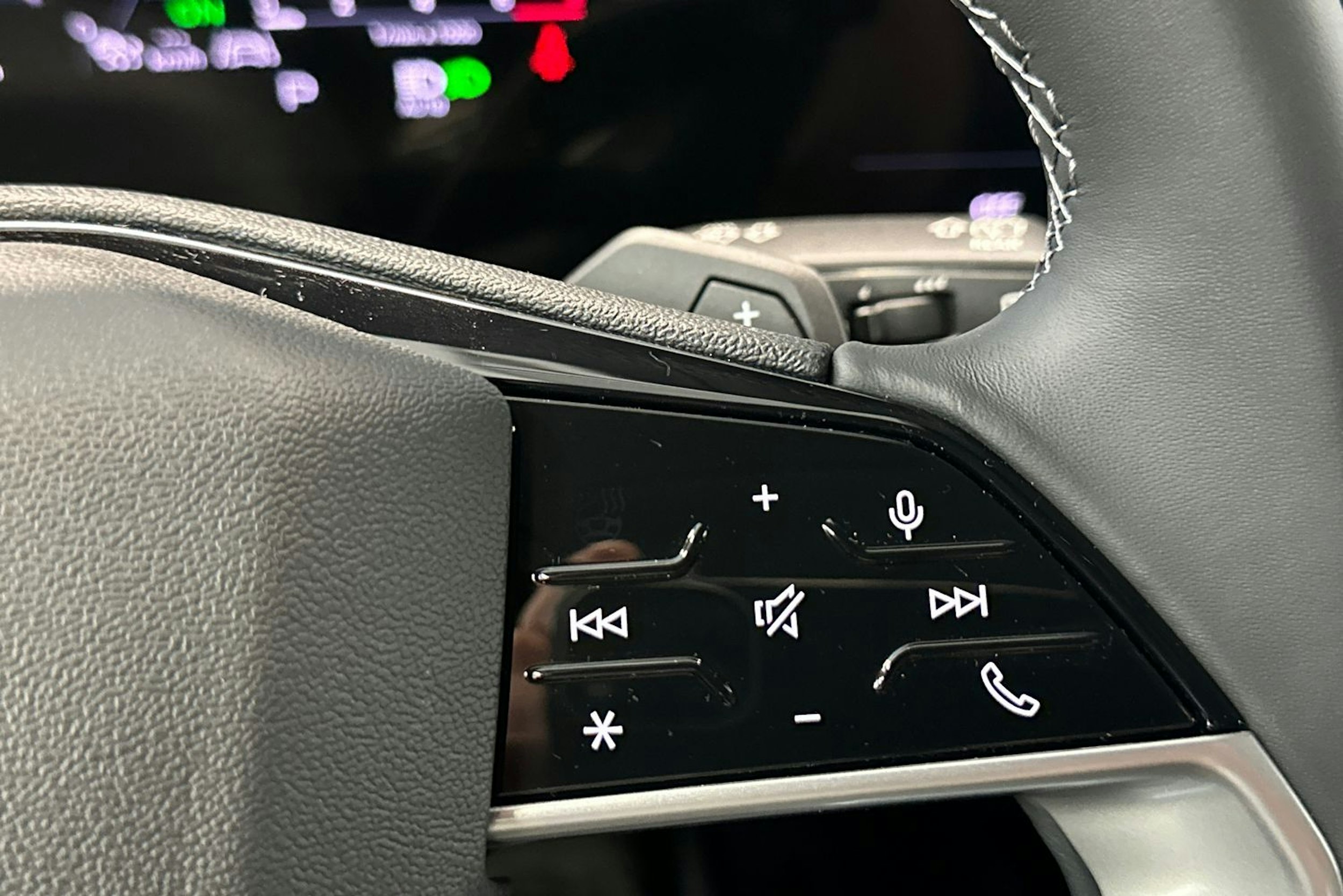 jäätikön valkoinen Audi A5 2025 kuva 11.