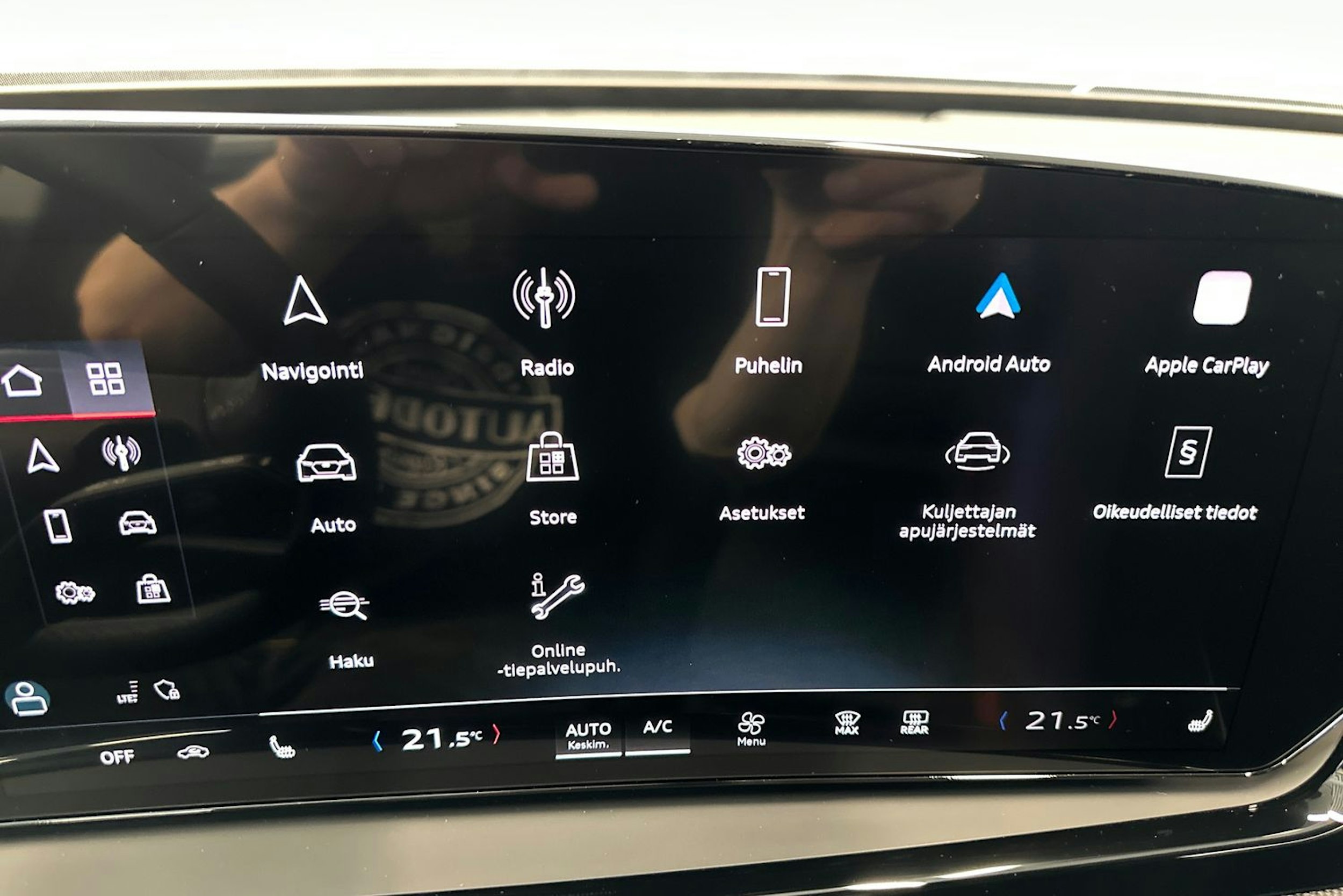 jäätikön valkoinen Audi A5 2025 kuva 12.