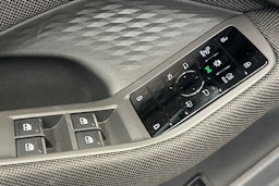 jäätikön valkoinen Audi A5 2025 kuva 15.