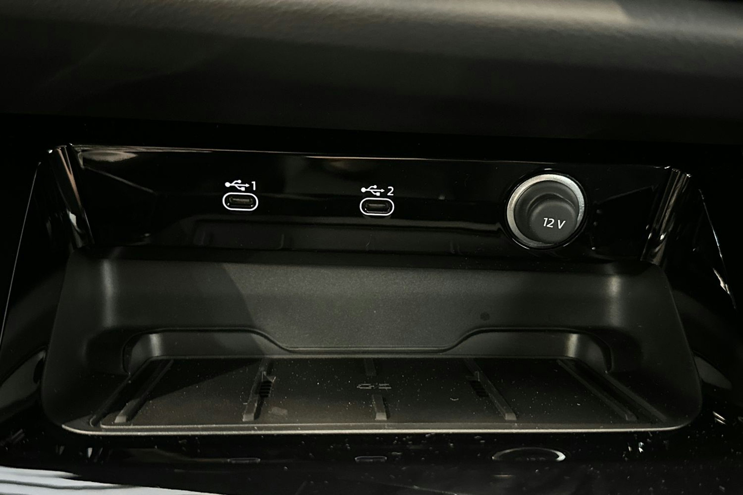 jäätikön valkoinen Audi A5 2025 kuva 16.
