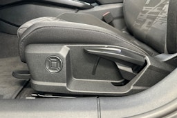 jäätikön valkoinen Audi A5 2025 kuva 17.