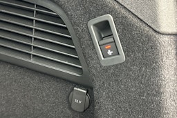 jäätikön valkoinen Audi A5 2025 kuva 19.