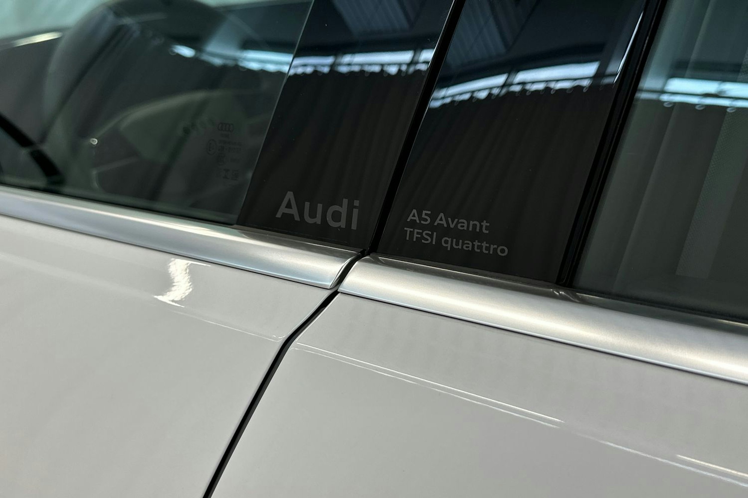 jäätikön valkoinen Audi A5 2025 kuva 20.