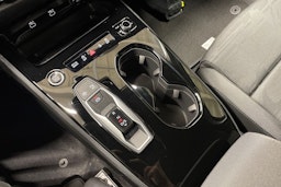 valkoinen Audi A5 2025 kuva 16.