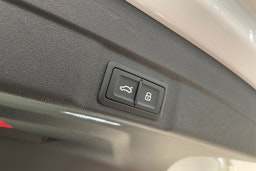 valkoinen Audi A5 2025 kuva 22.