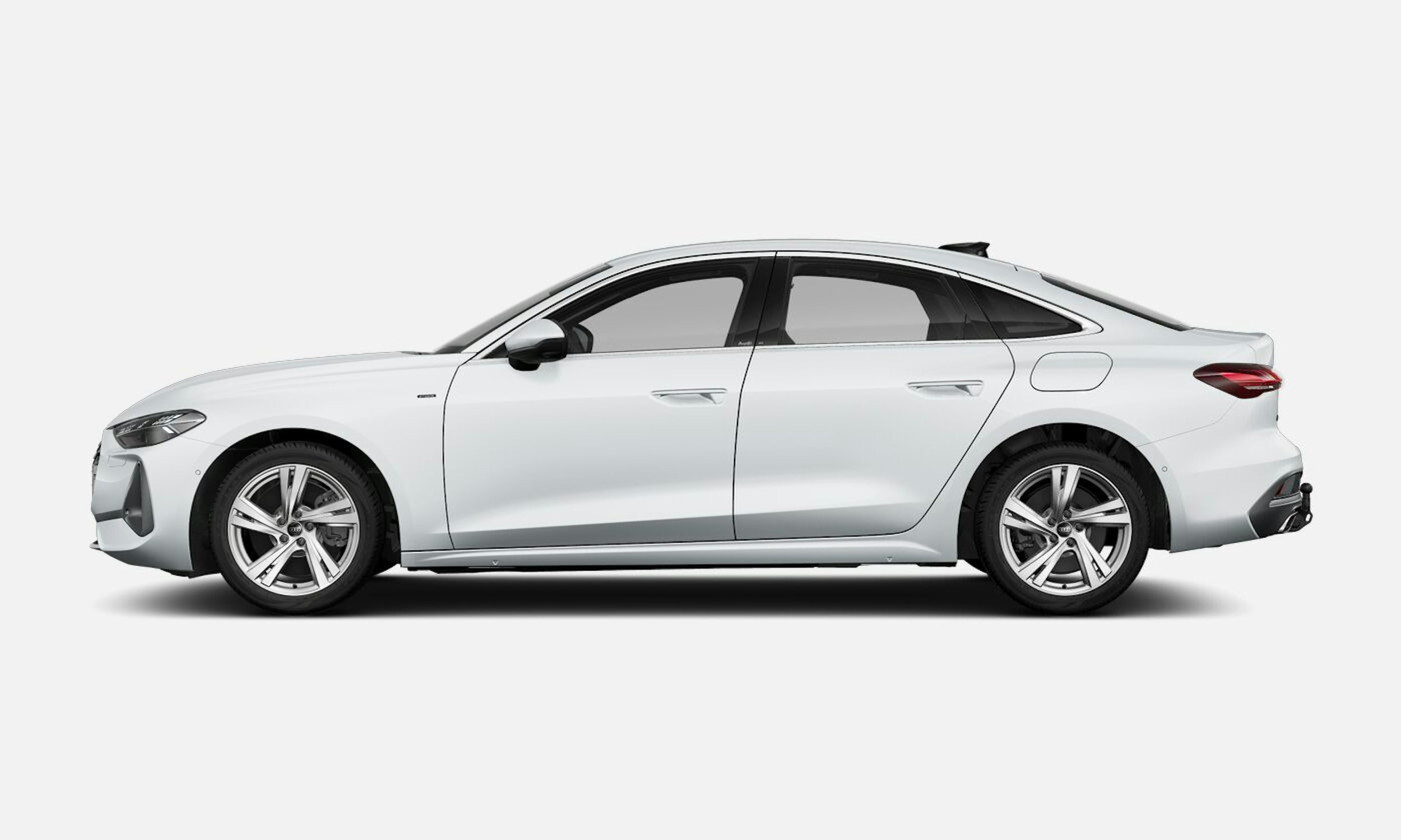 jäätikön valkoinen Audi A5 2025 kuva 6.