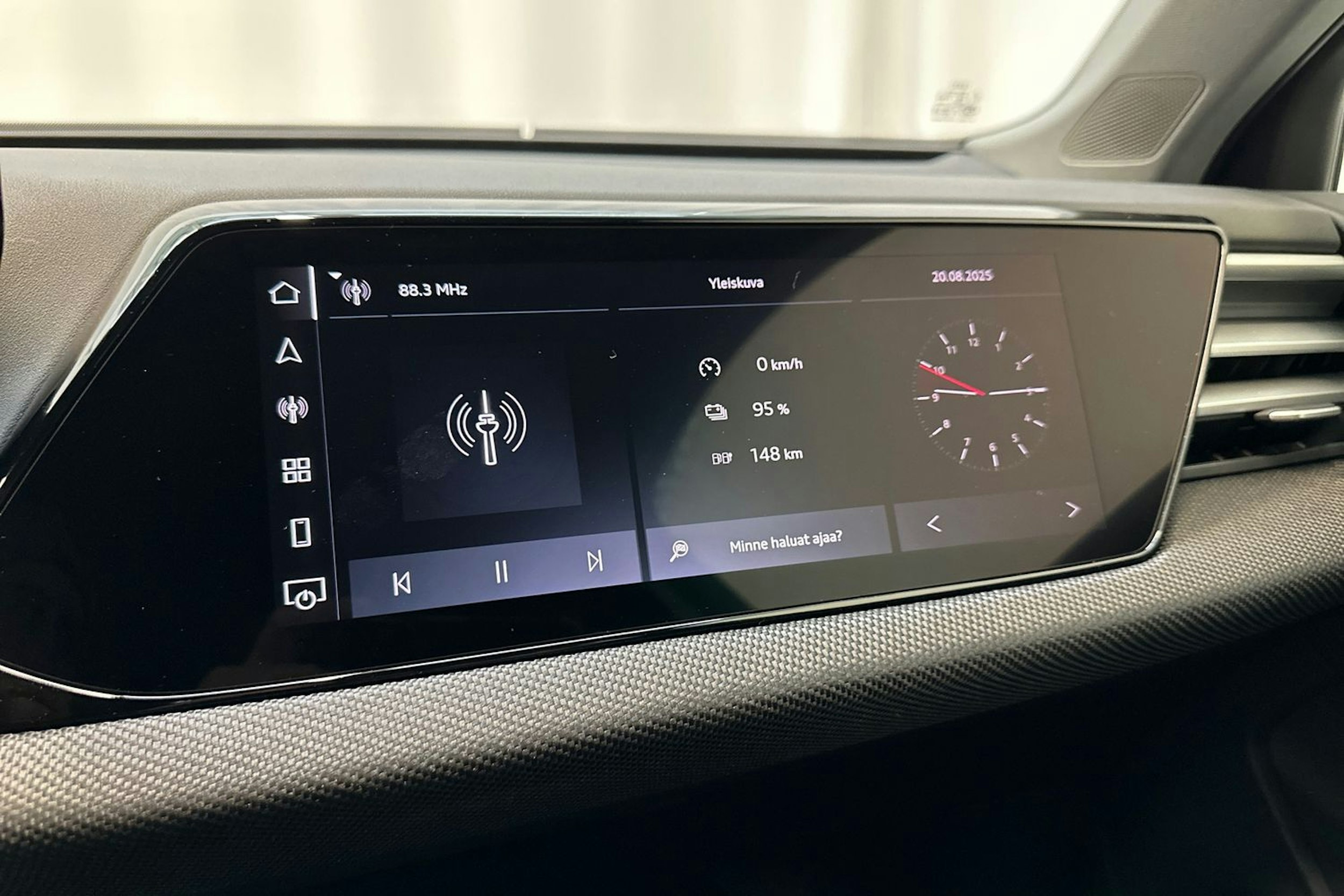 jäätikön valkoinen Audi A5 2025 kuva 12.