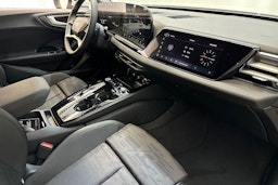 jäätikön valkoinen Audi A5 2025 kuva 13.