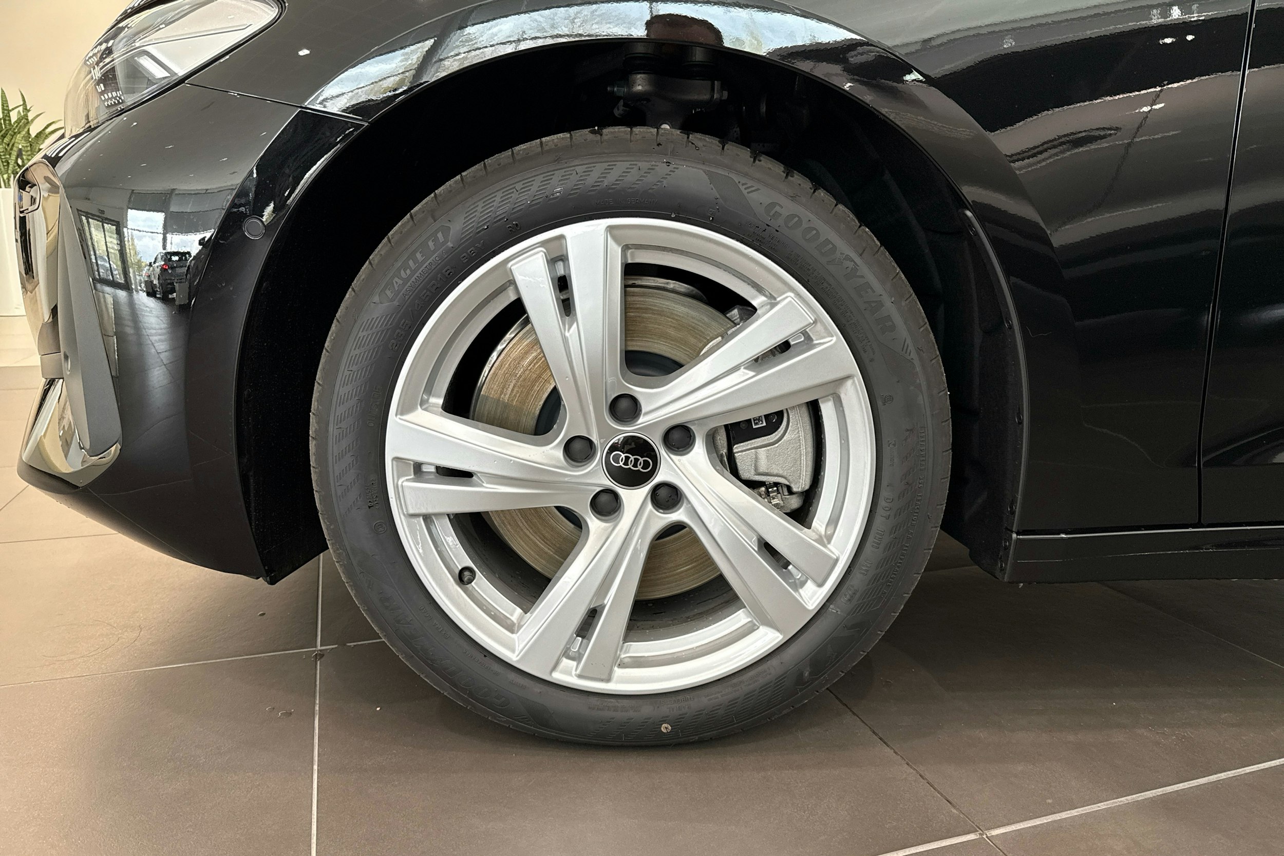 met. musta Audi A5 2025 kuva 9.