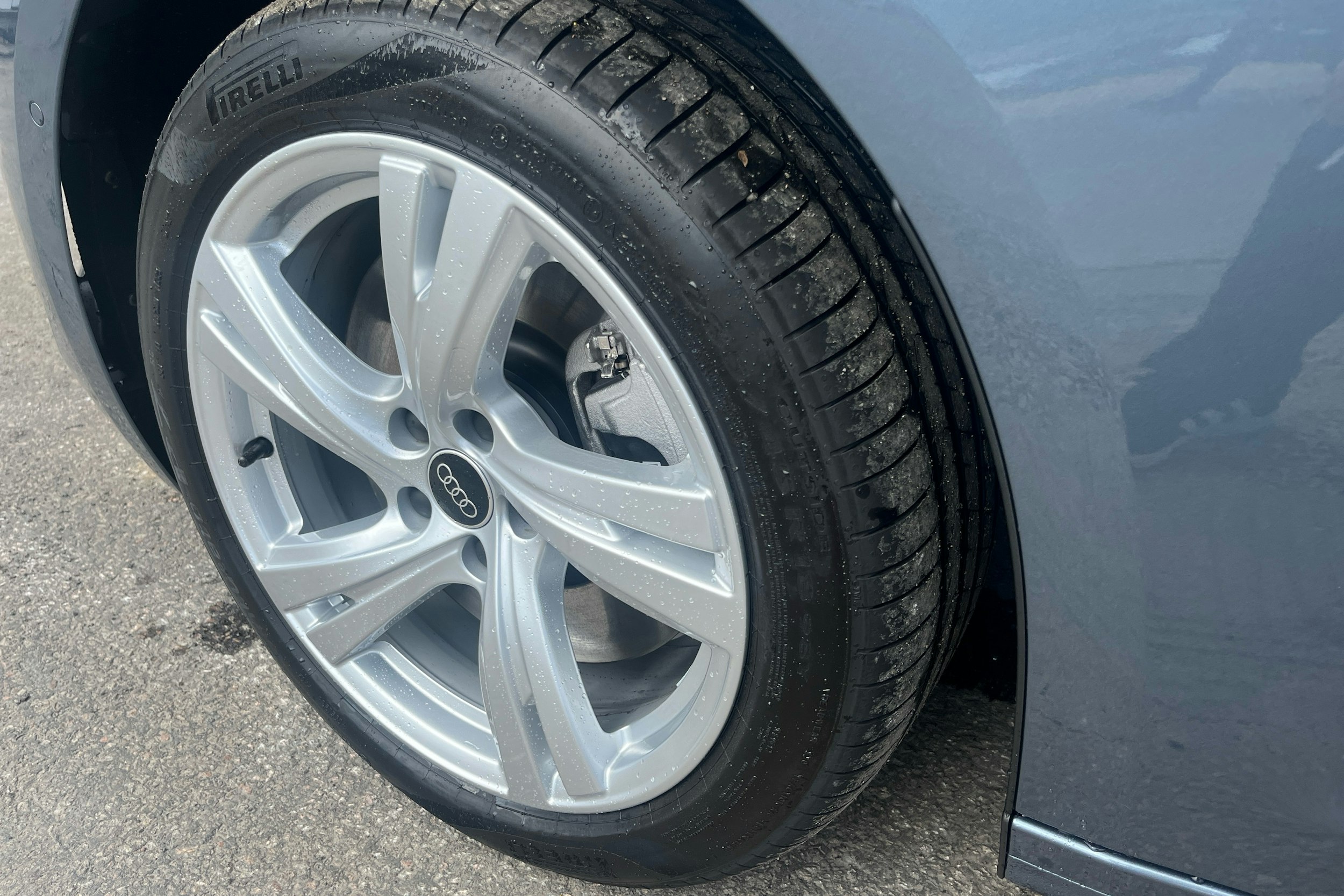 sininen Audi A5 2025 kuva 10.