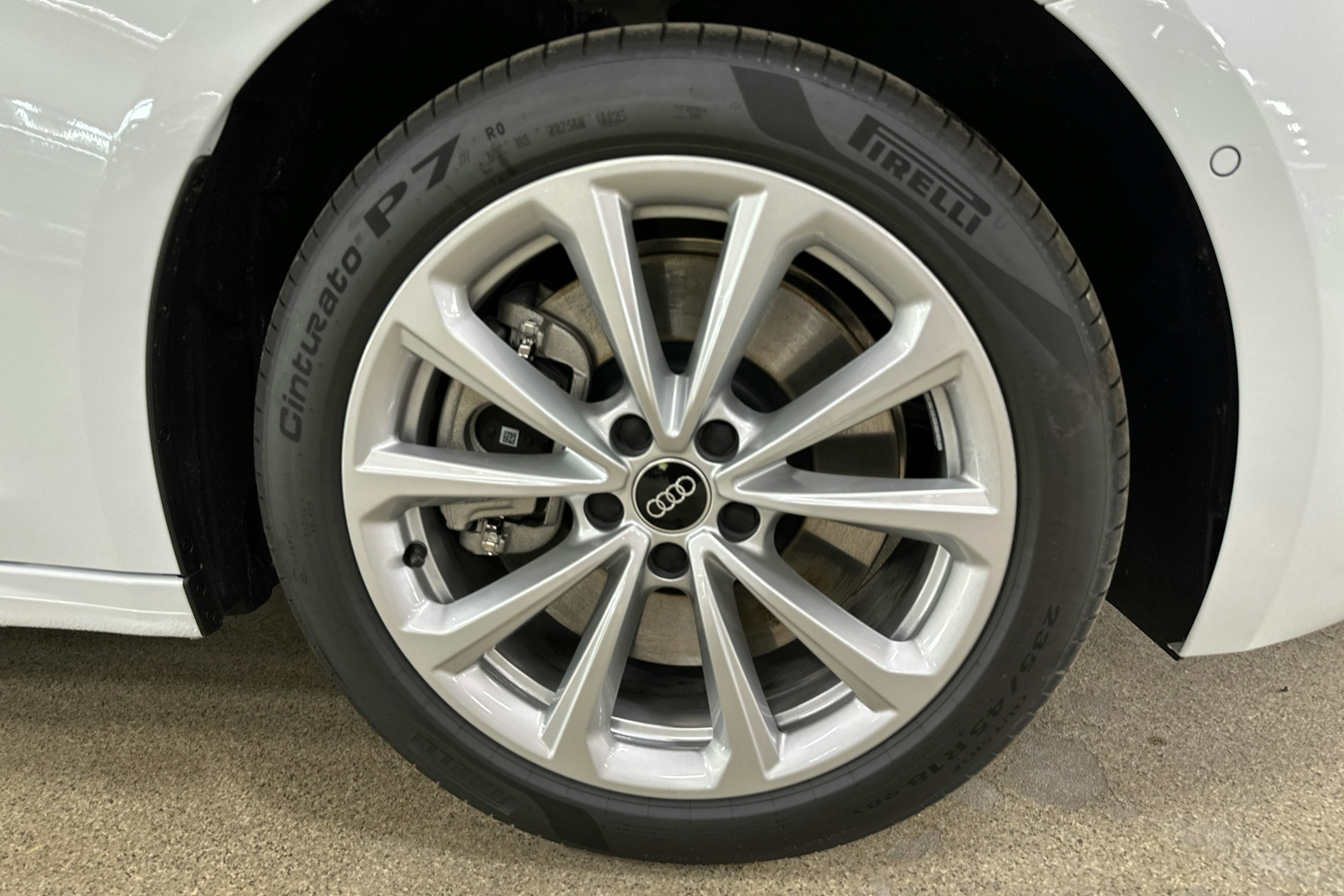 valkoinen Audi A5 2025 kuva 9.