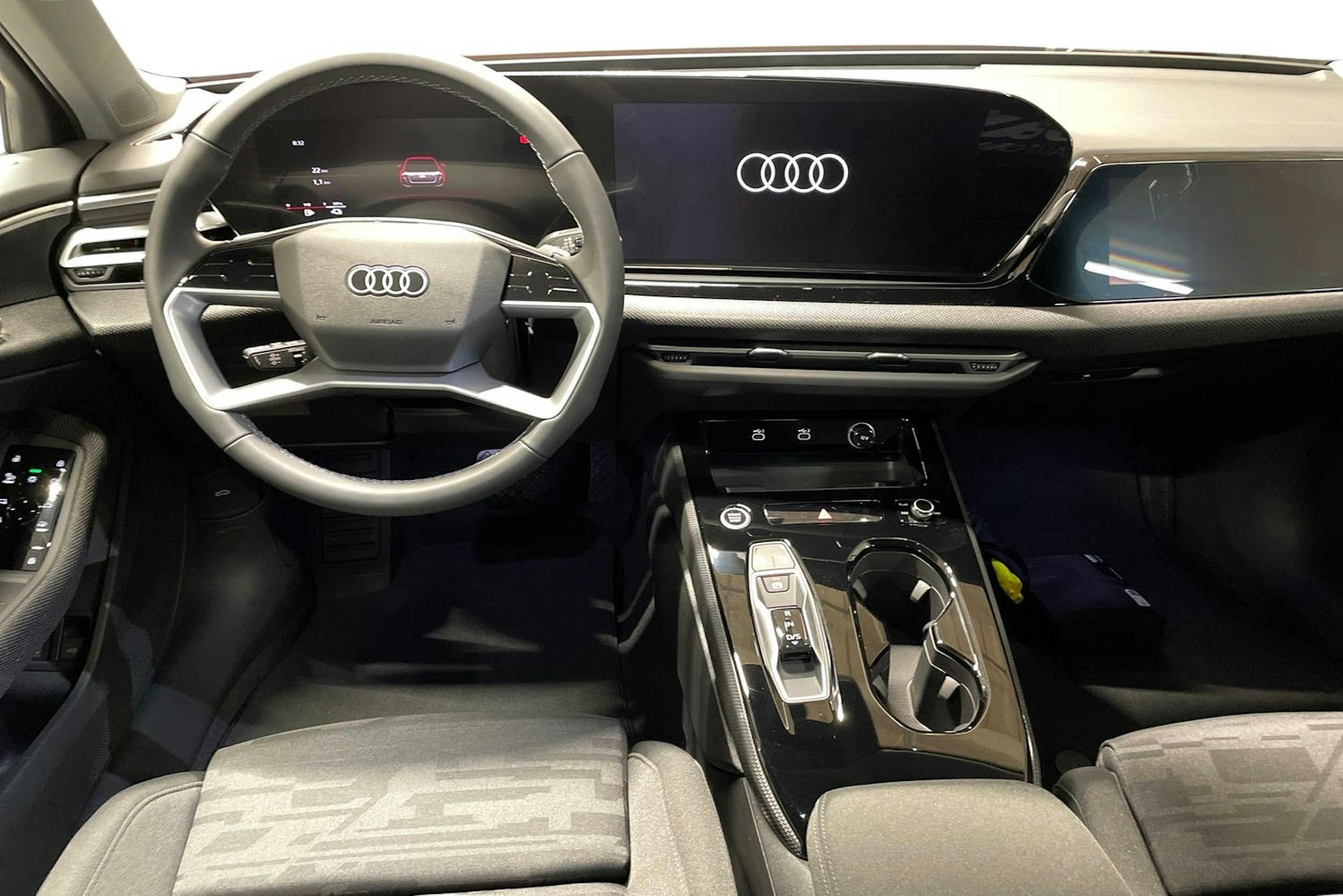 grenadine punainen Audi A5 2025 kuva 17.