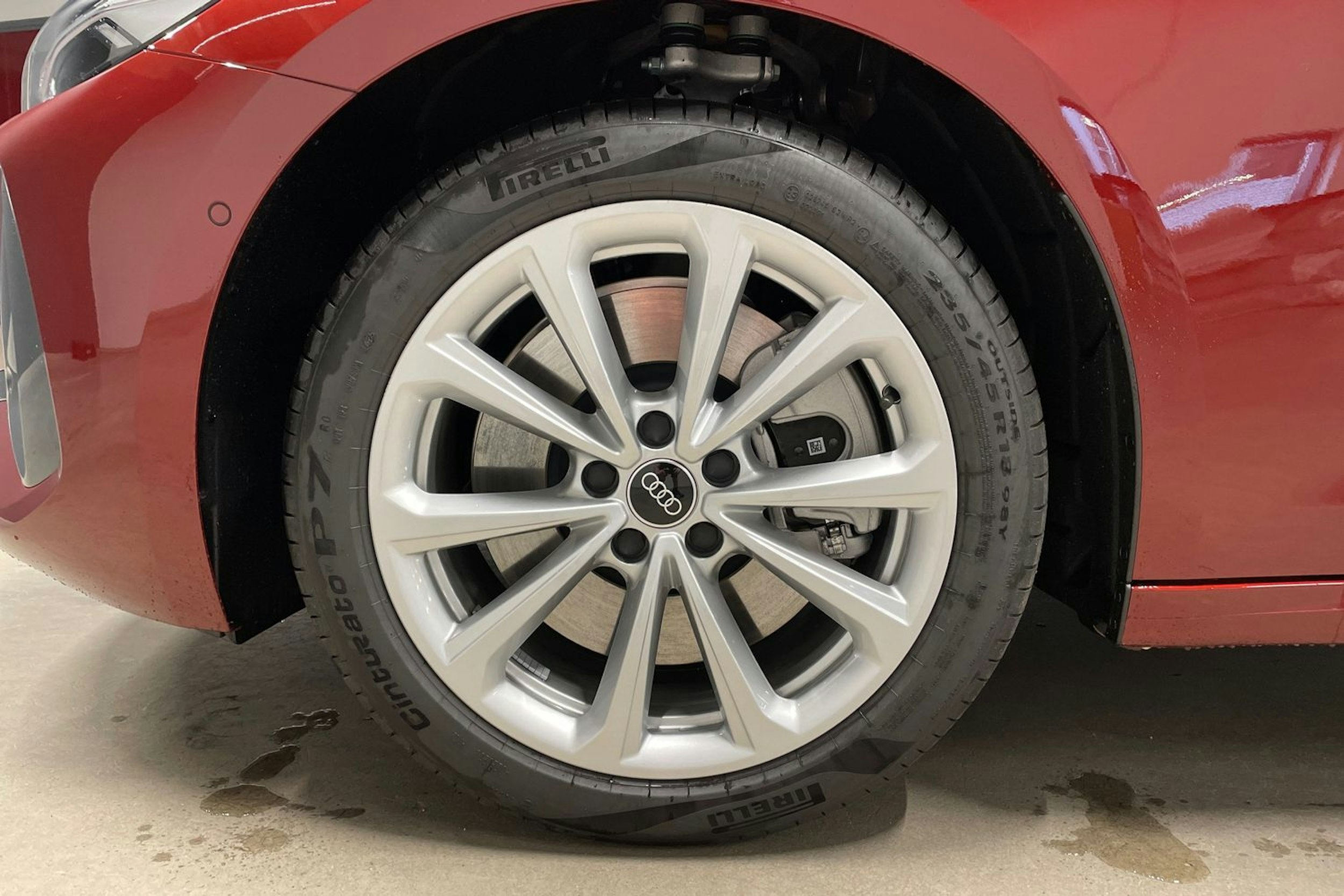 grenadine punainen Audi A5 2025 kuva 21.