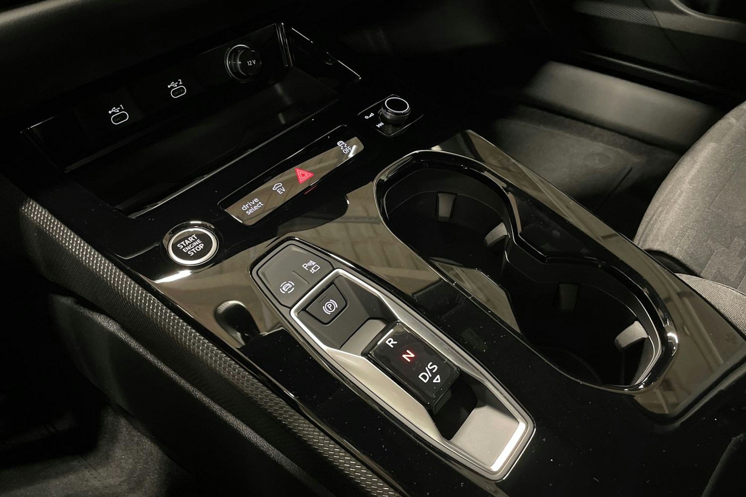 grenadine punainen Audi A5 2025 kuva 25.