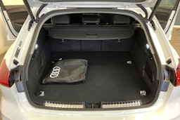 jäätikön valkoinen Audi A5 2025 kuva 5.