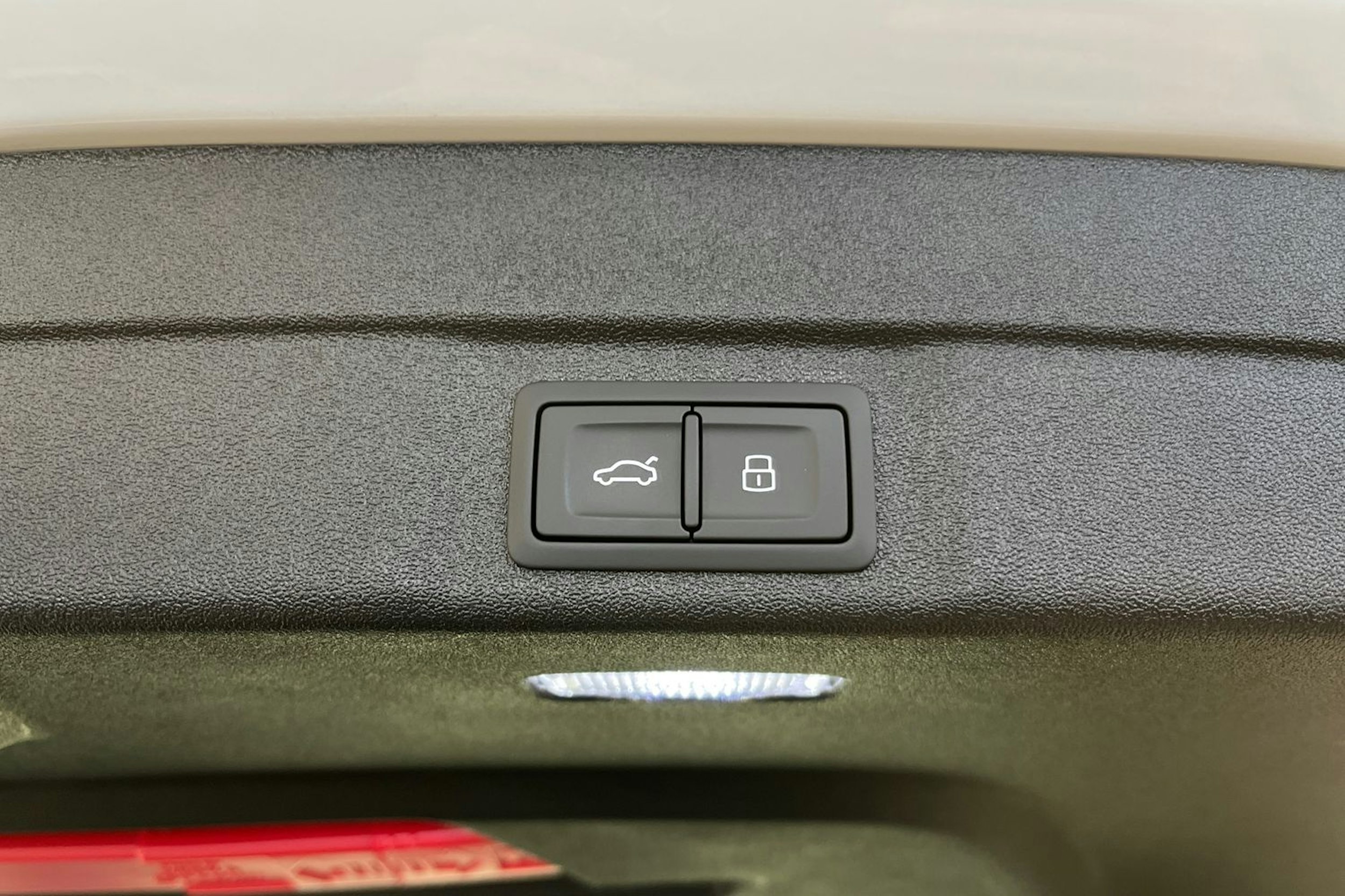 jäätikön valkoinen Audi A5 2025 kuva 14.