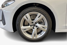 jäätikön valkoinen Audi A5 2025 kuva 17.